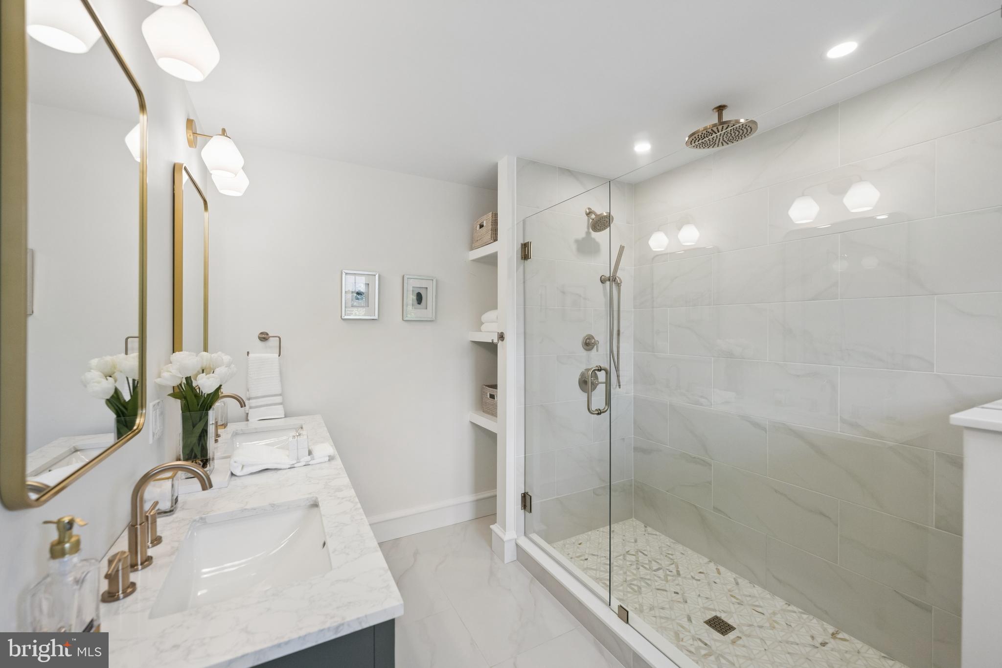 WYNNEWOOD - Residential