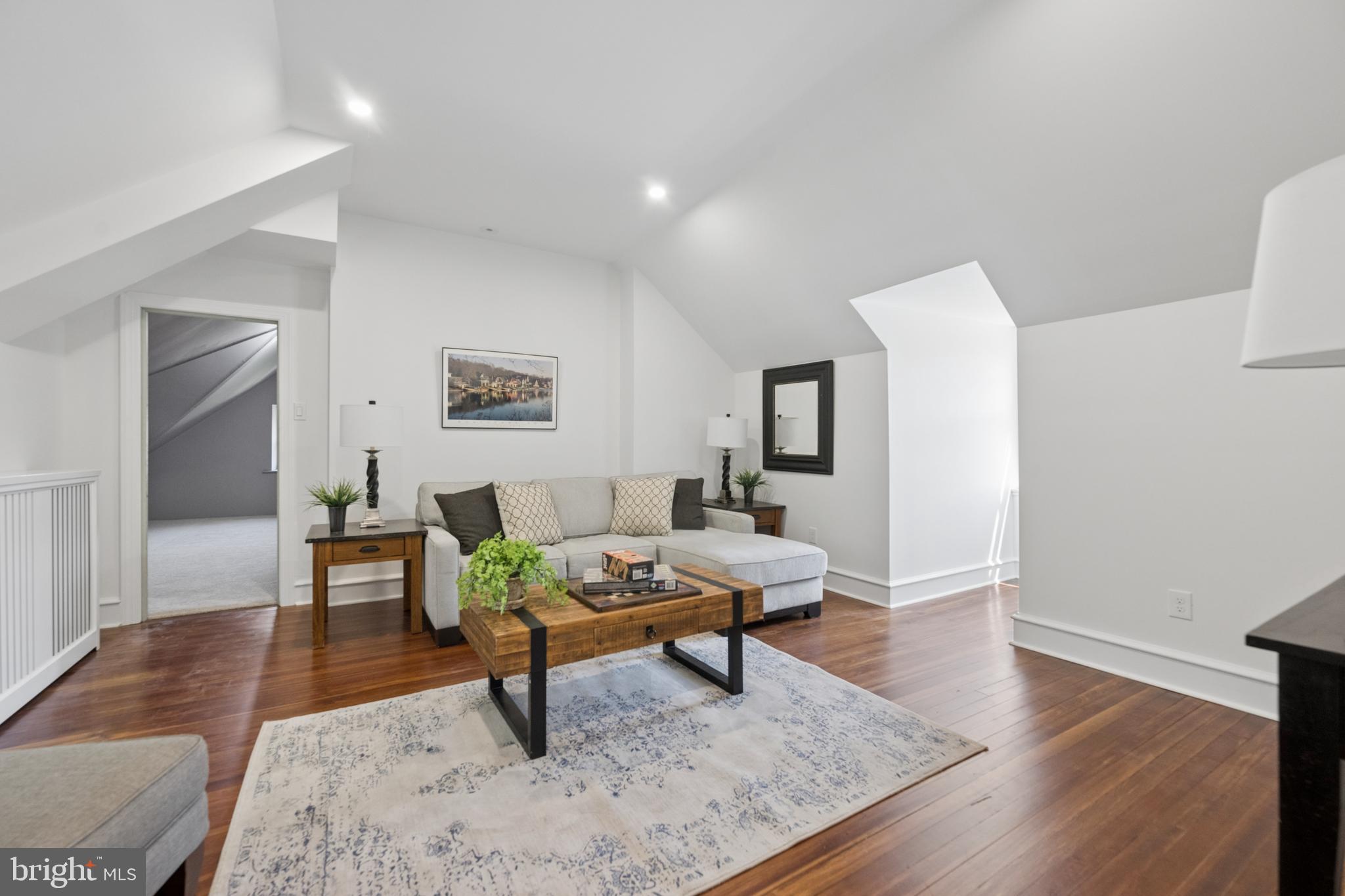 WYNNEWOOD - Residential