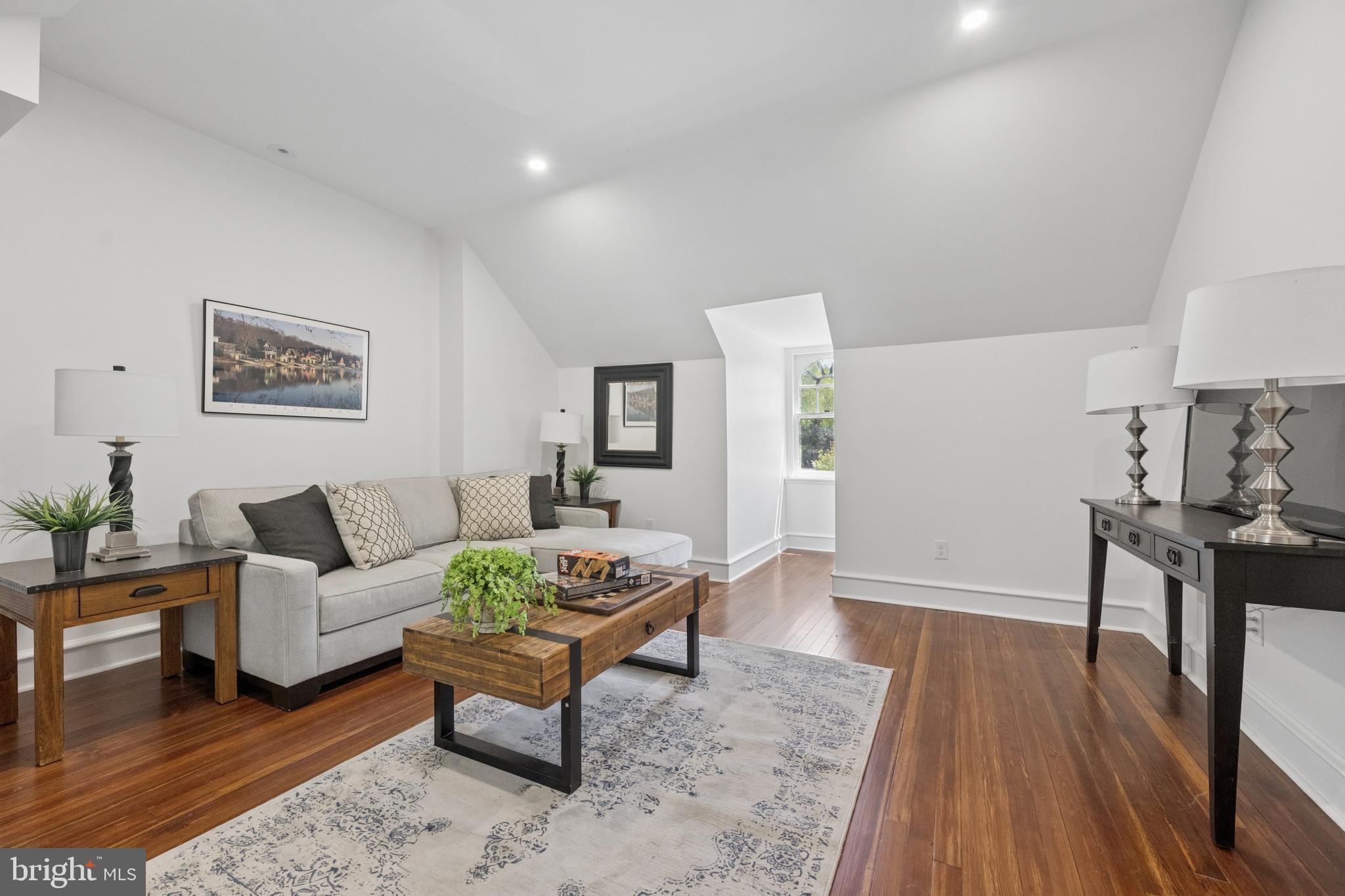 WYNNEWOOD - Residential
