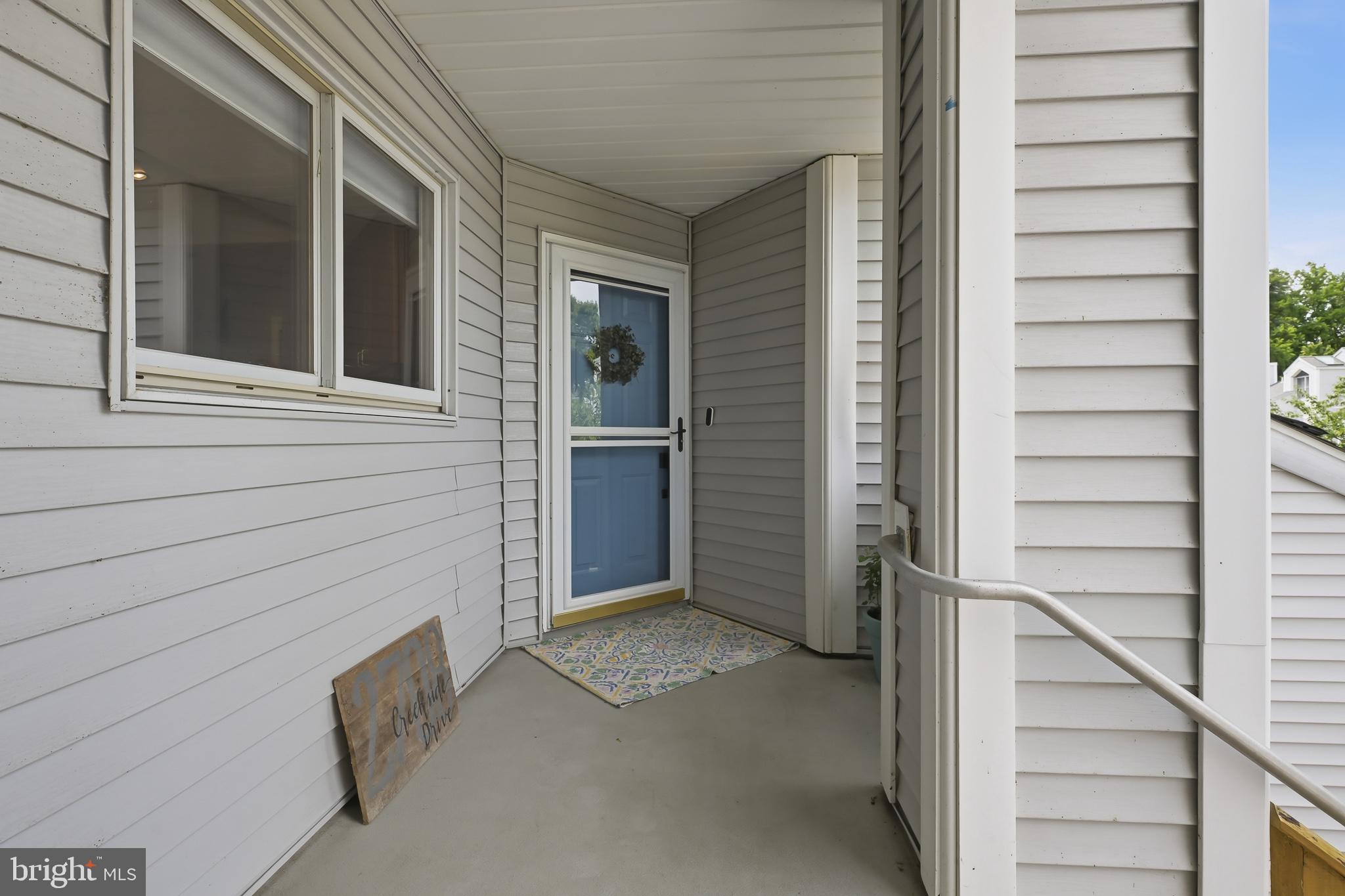 2708 CREEKSIDE DRIVE