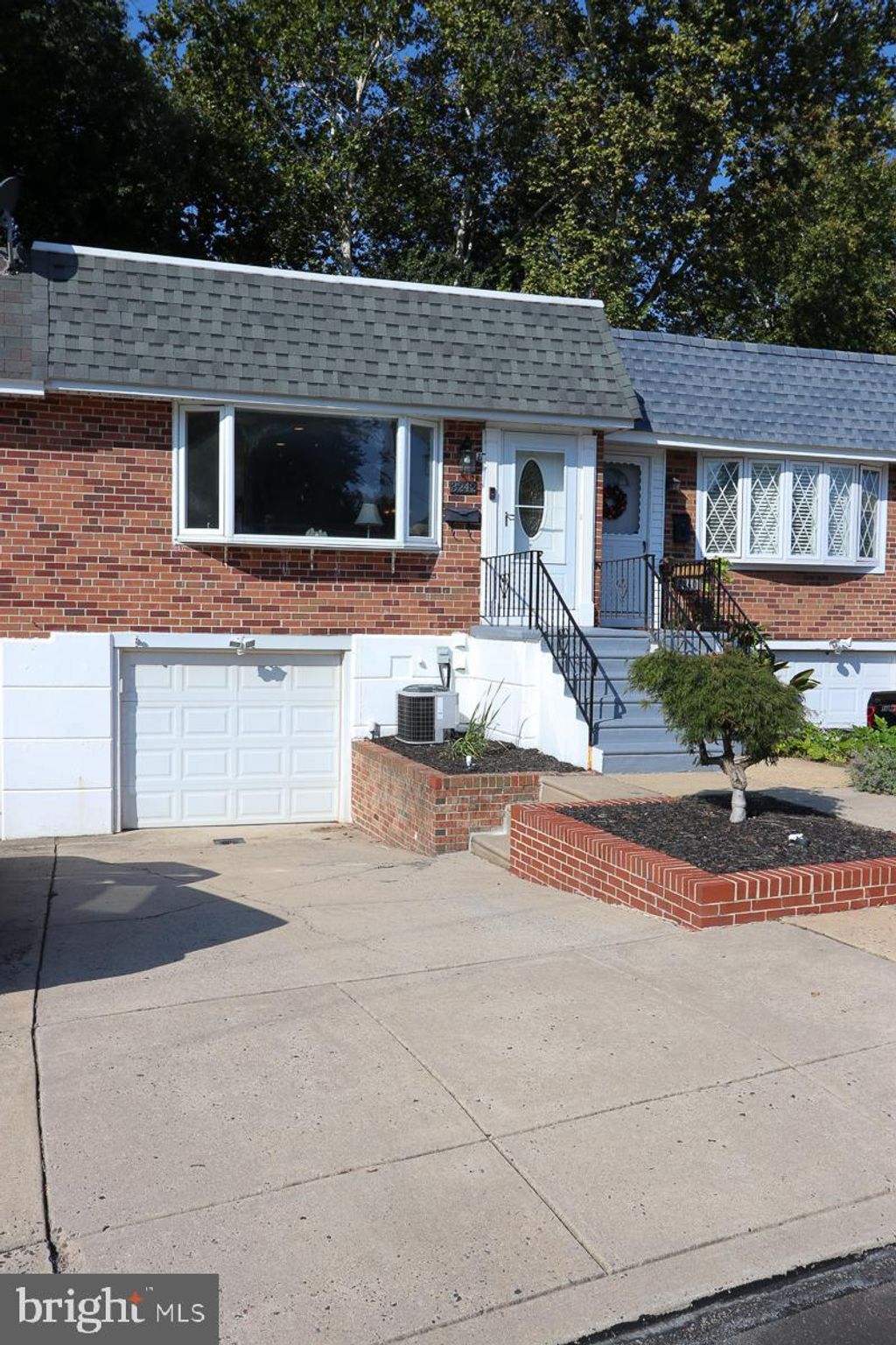 Photo of 3242 Rhett Road, PHILADELPHIA, PA 19154 (MLS # PAPH2538902)