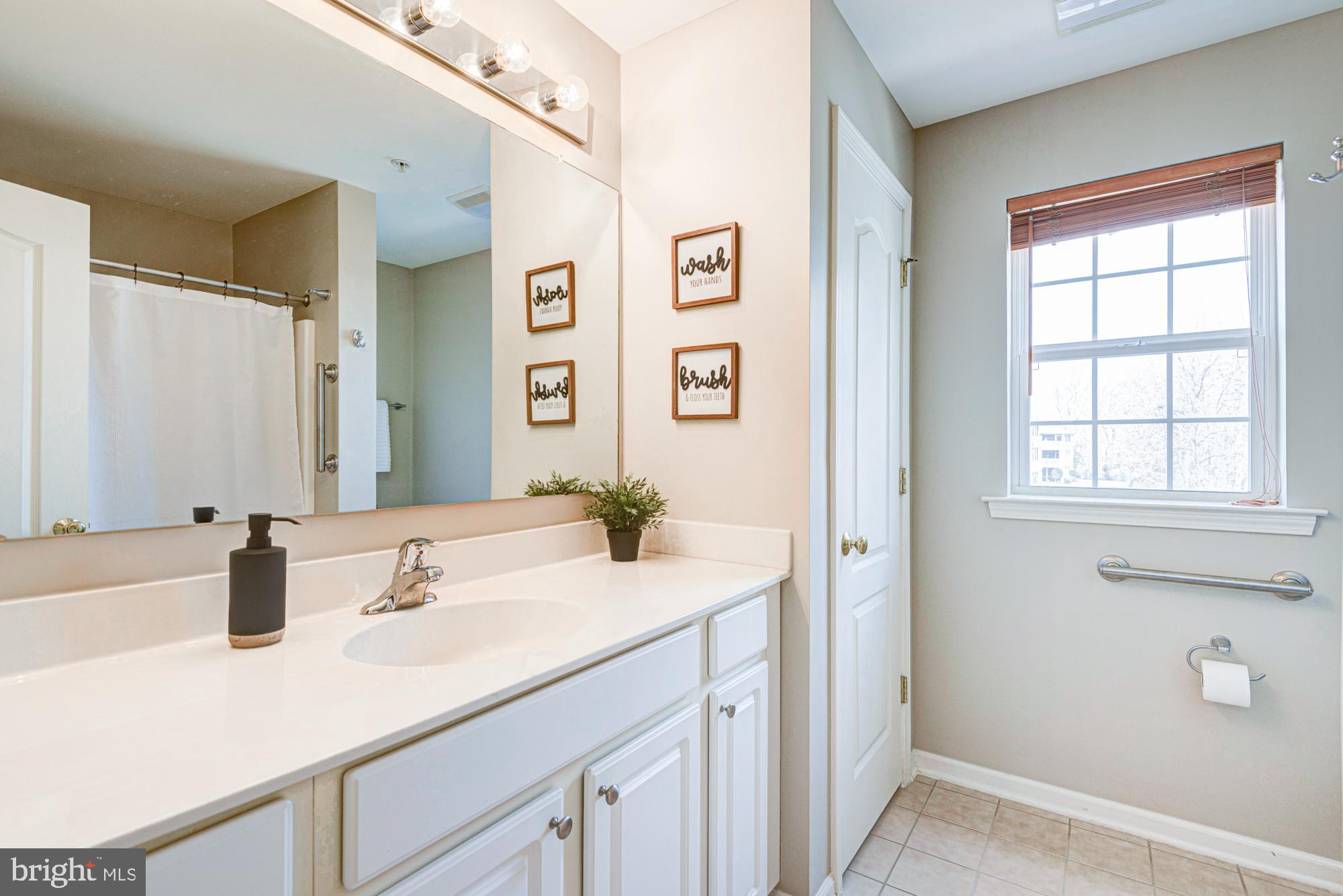 CONGRESSIONAL VILLAG - Residential