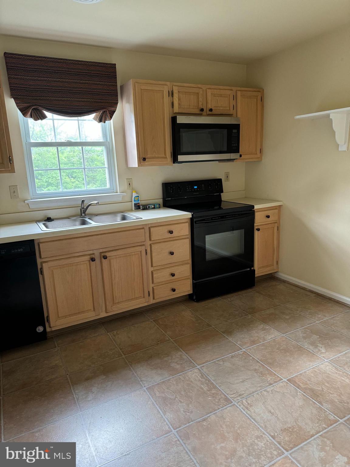 STONE HILL FARMS - Residential Lease