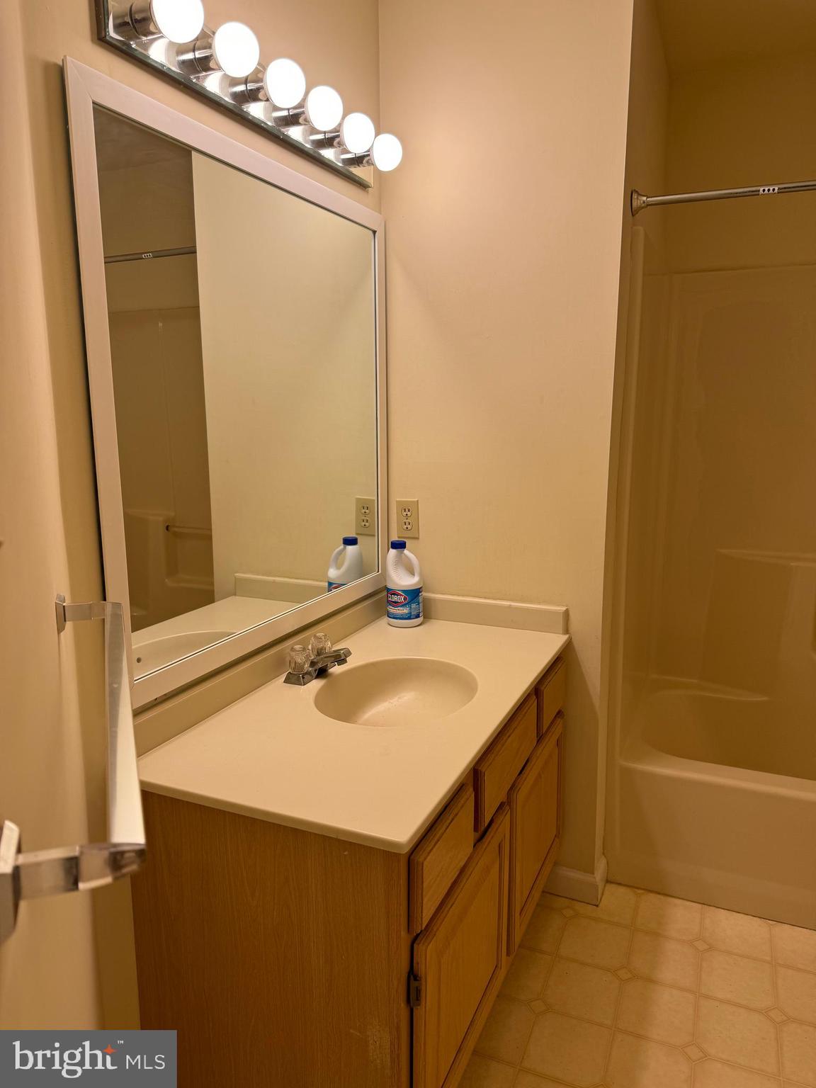 STONE HILL FARMS - Residential Lease