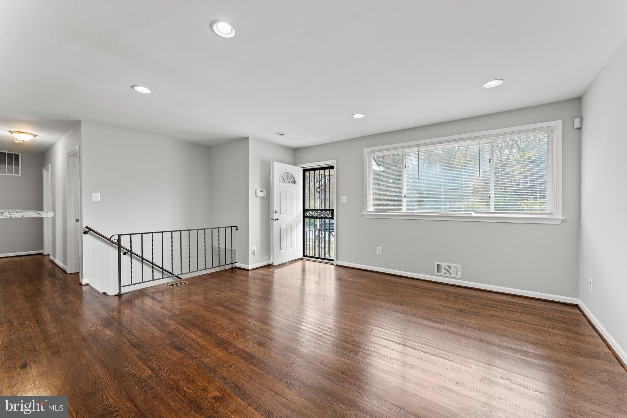 2713 PINECREEK PLACE