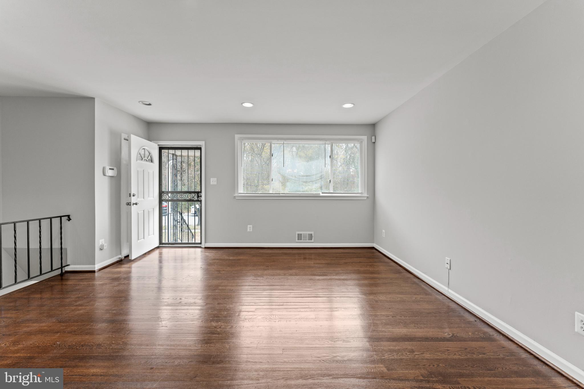 2713 PINECREEK PLACE