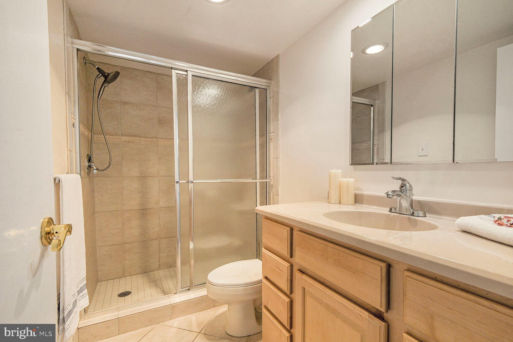 PROMENADE TOWERS - Residential