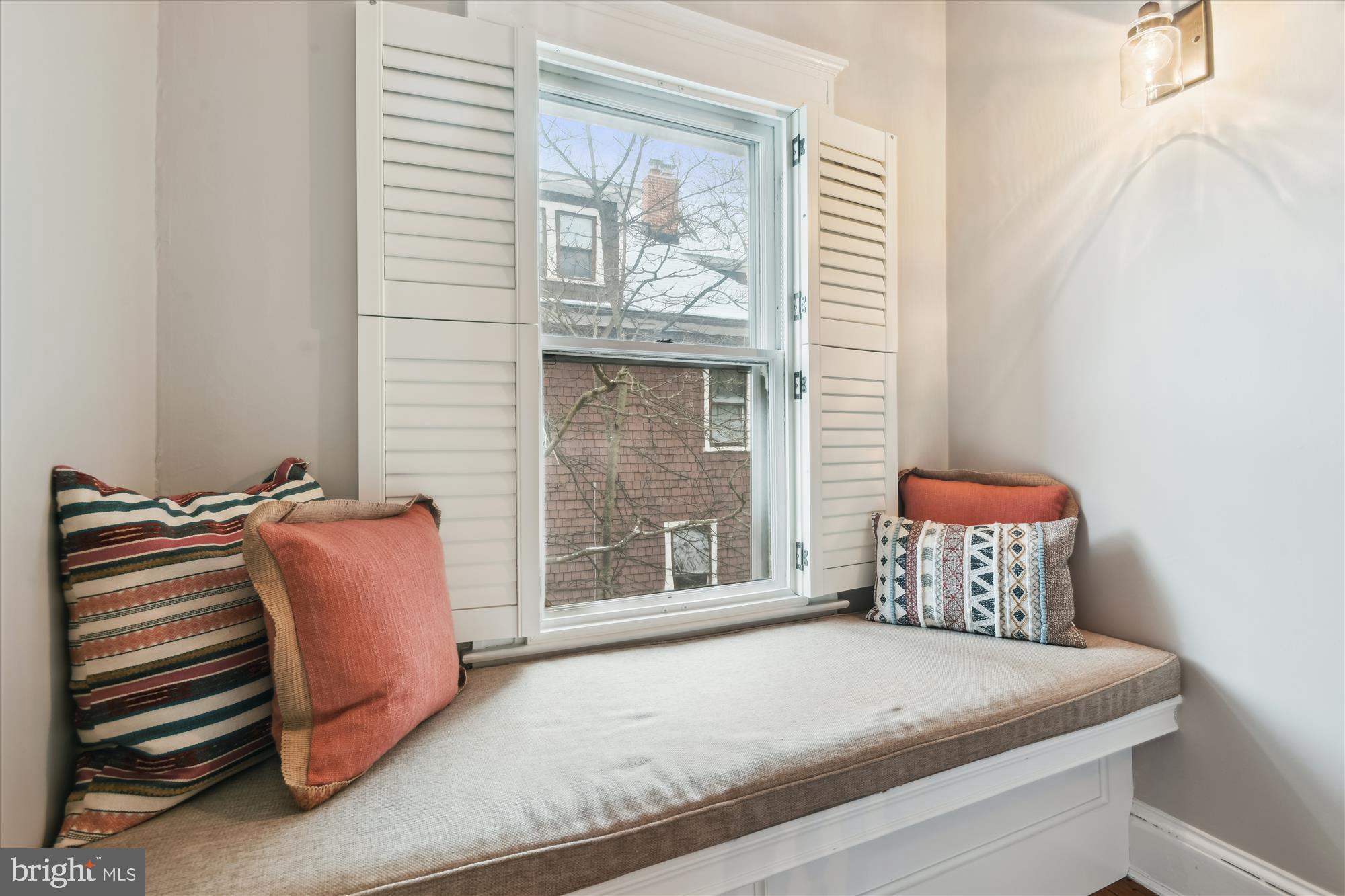 ROLAND PARK - Residential