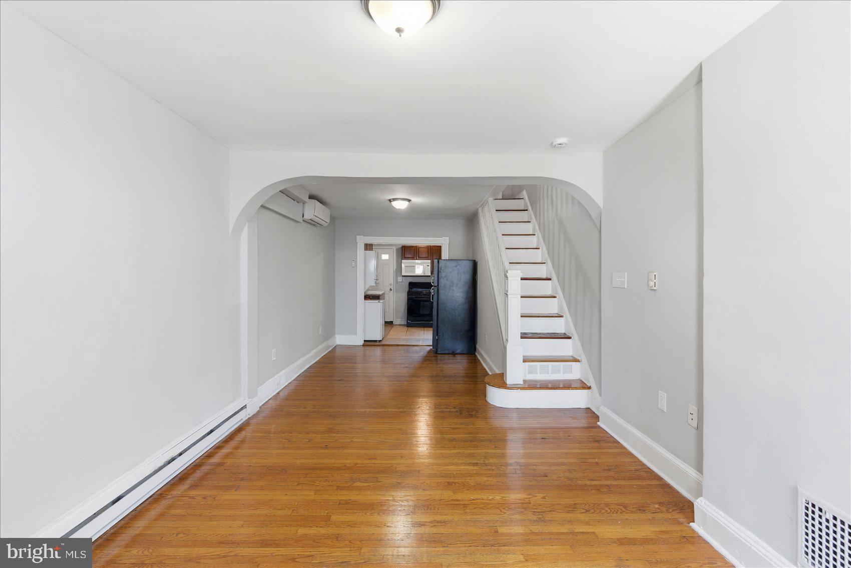 1208 W CROSS STREET