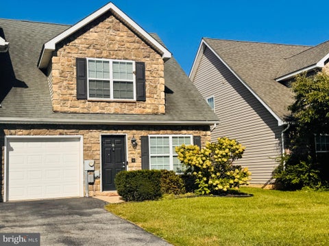 Townhouse For Rent - 42 Fuzzy Tail Drive<br/> RANSON, WV 25438