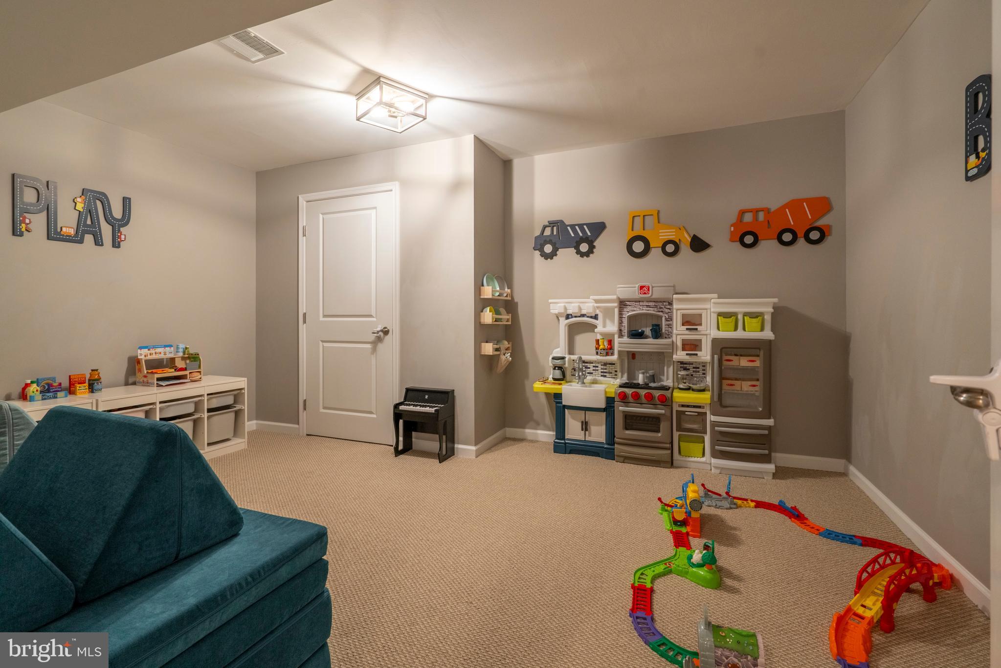 MACOBY RUN - Residential