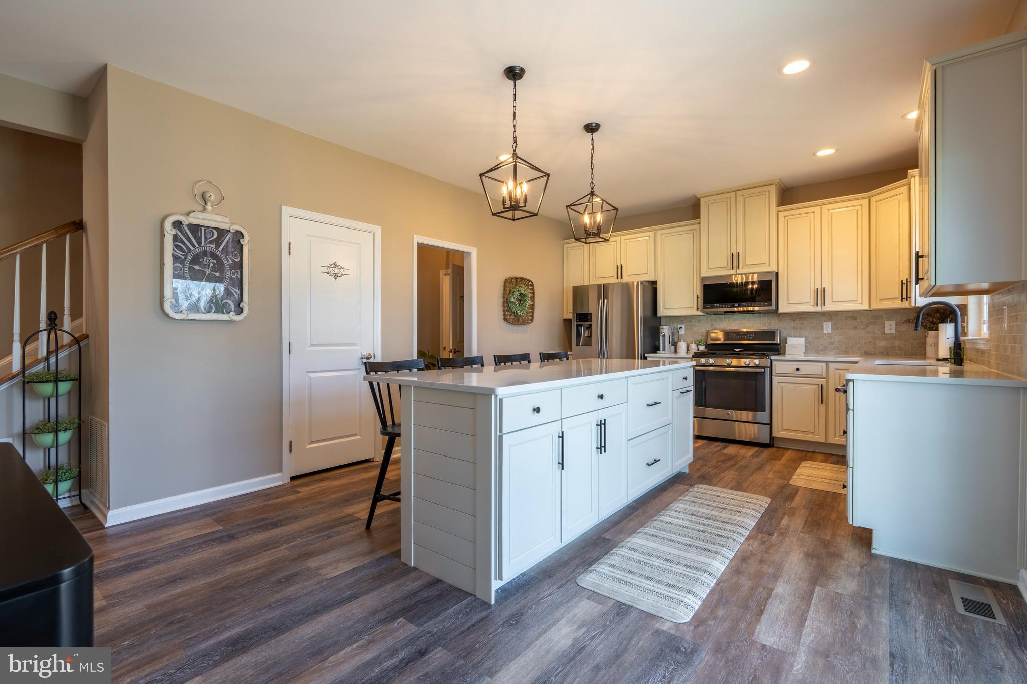 MACOBY RUN - Residential