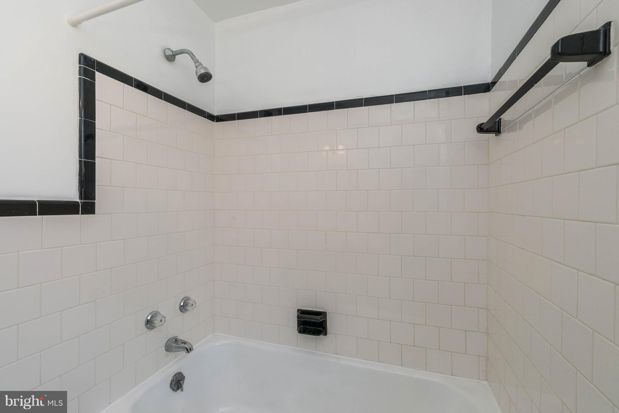 EDNOR GARDENS - LAKESIDE - Residential