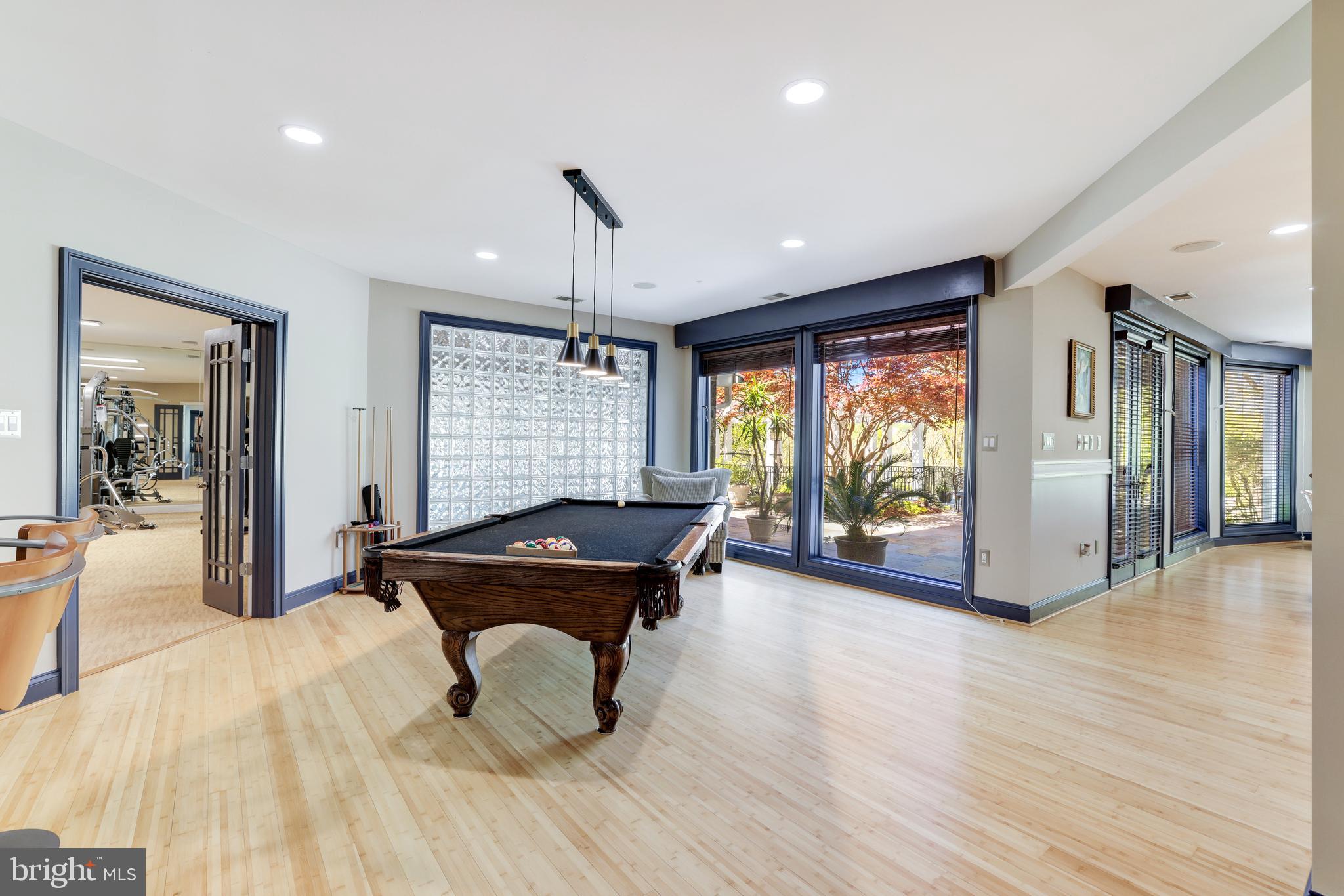 EAGLE ROCK - Residential