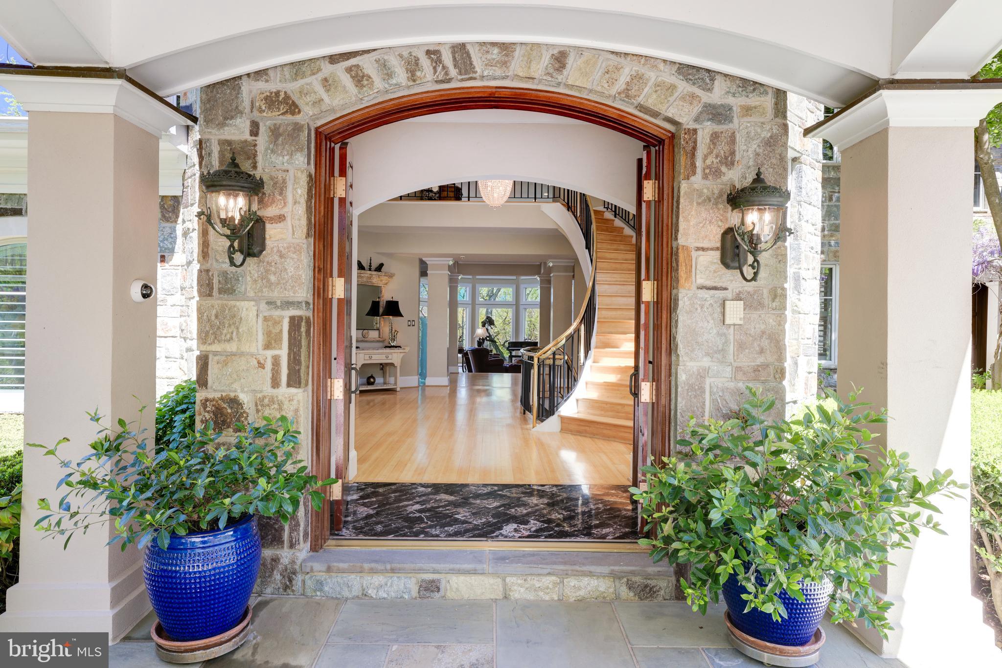 EAGLE ROCK - Residential