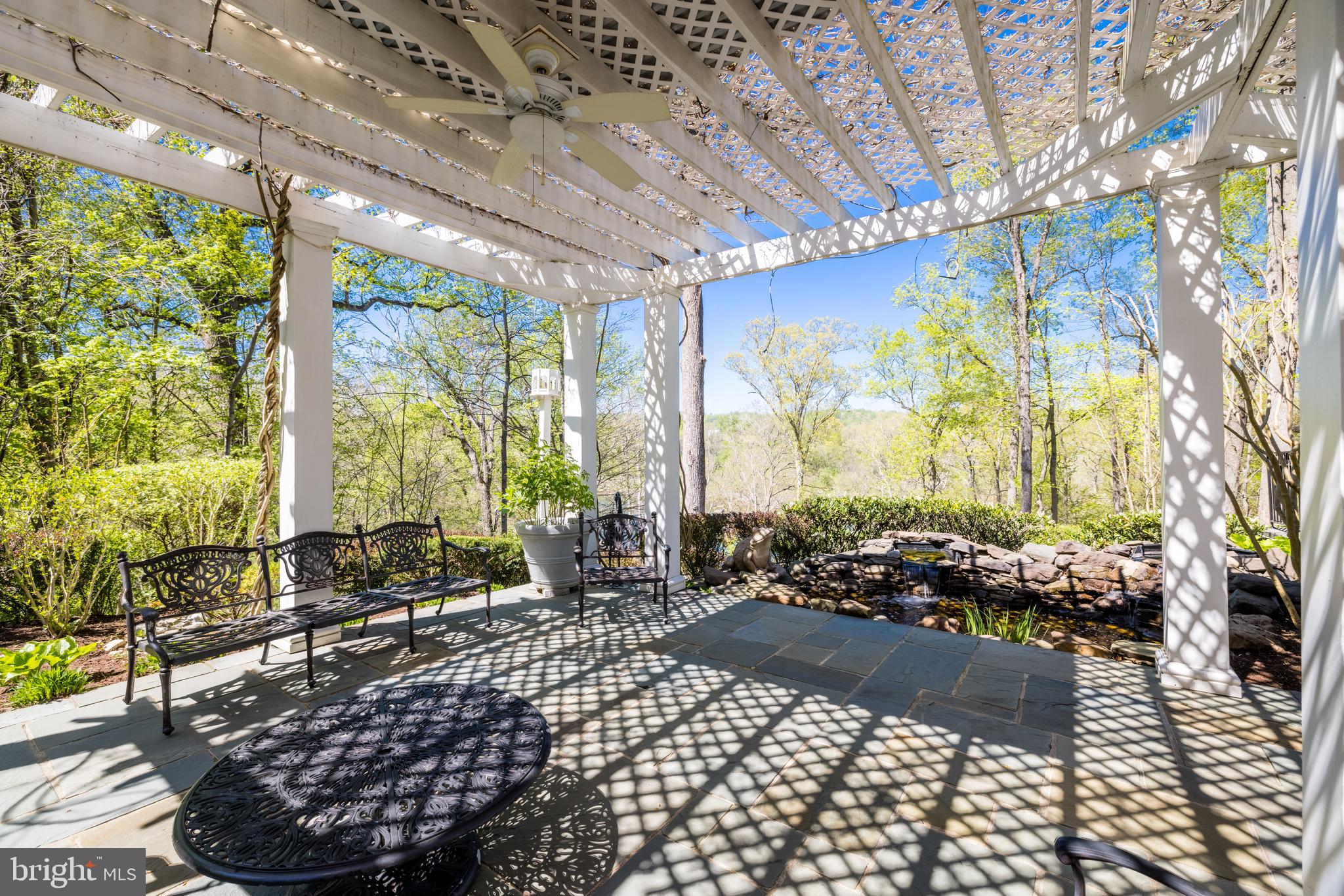 EAGLE ROCK - Residential