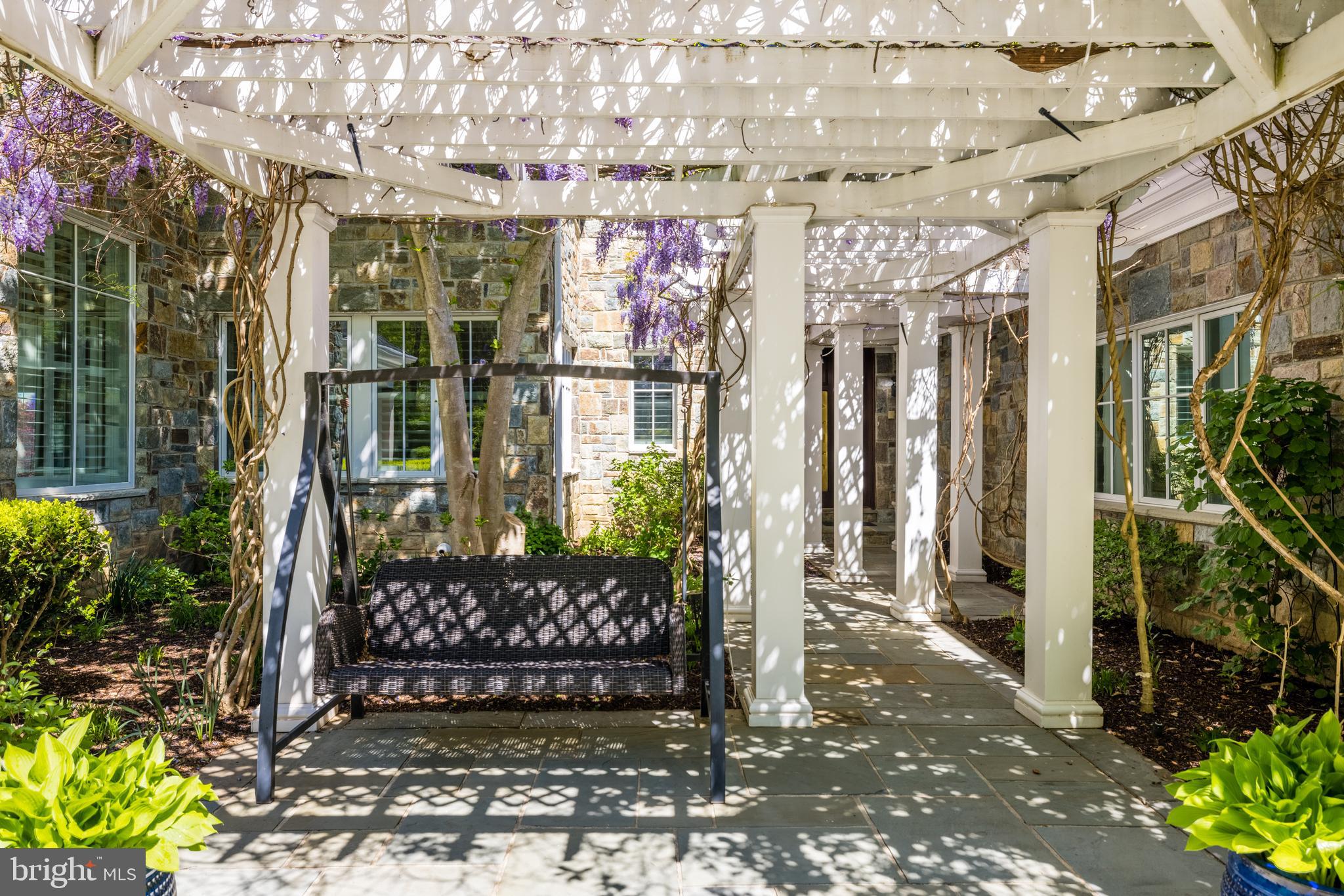 EAGLE ROCK - Residential