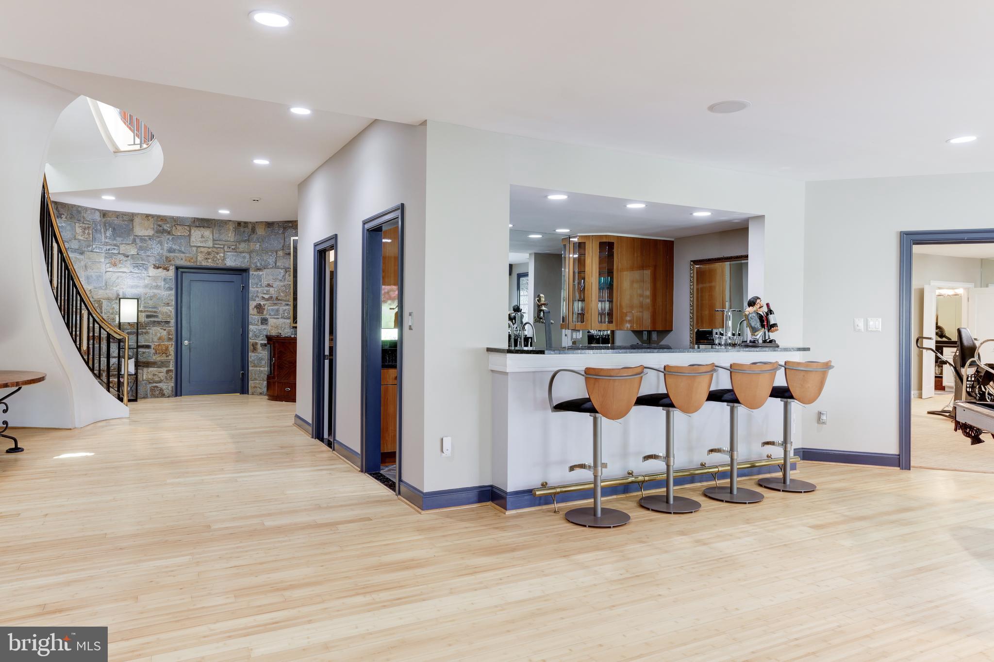 EAGLE ROCK - Residential