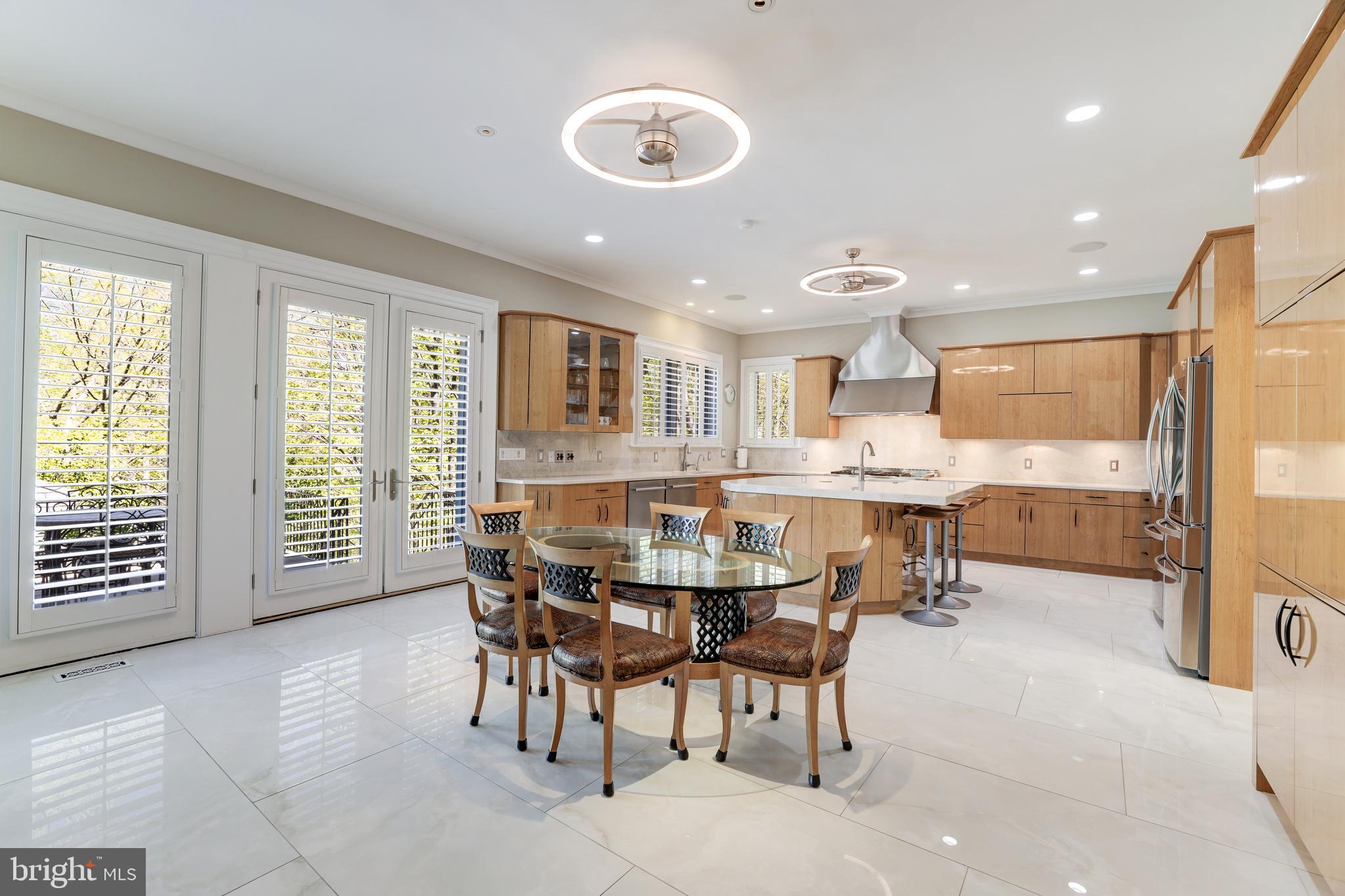 EAGLE ROCK - Residential