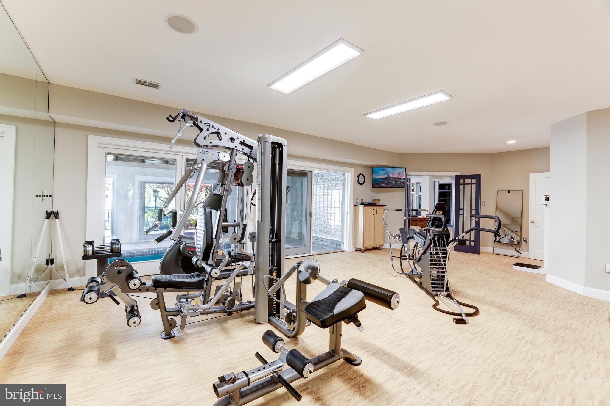 EAGLE ROCK - Residential