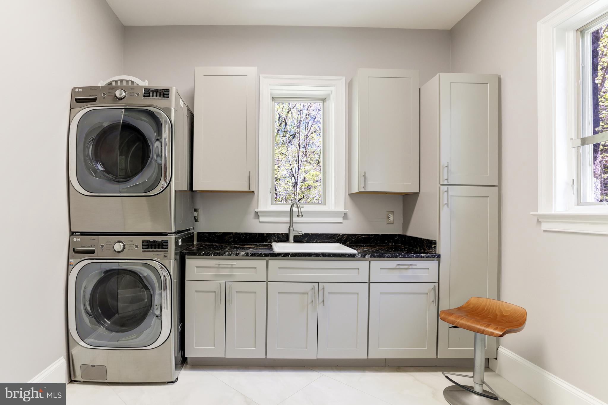 EAGLE ROCK - Residential