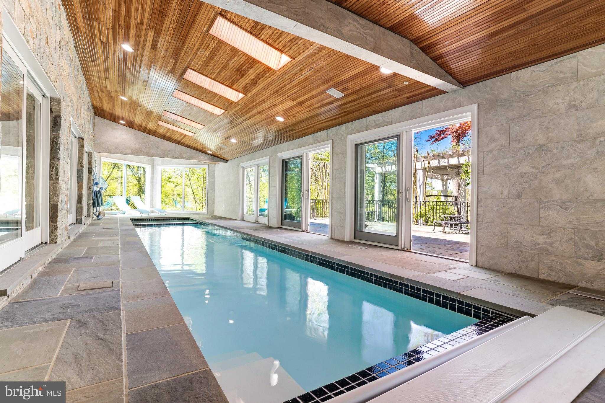 EAGLE ROCK - Residential