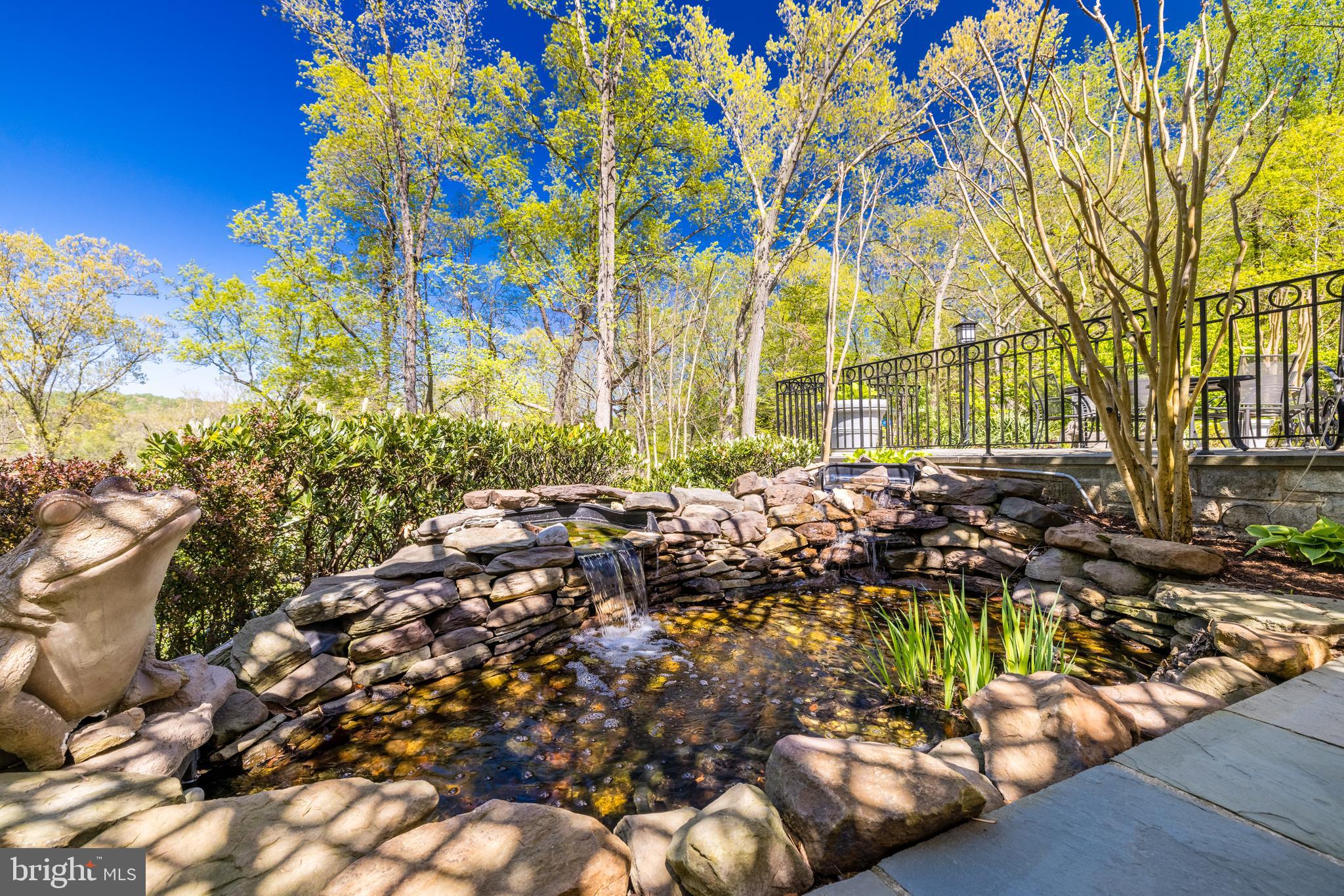 EAGLE ROCK - Residential