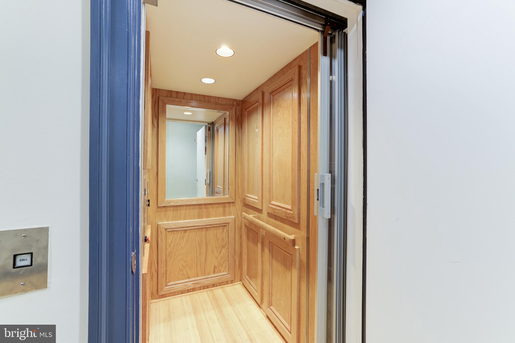 EAGLE ROCK - Residential