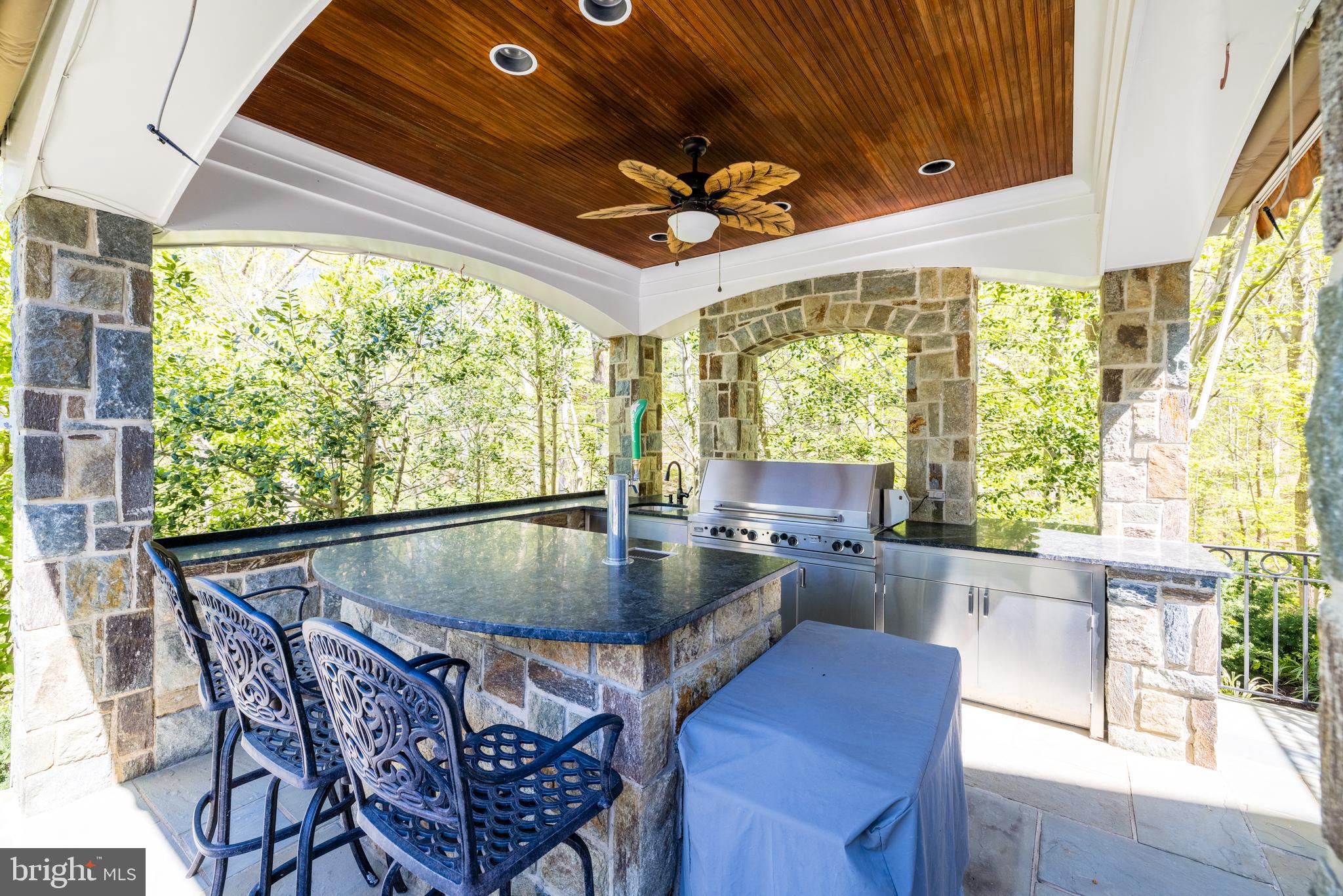 EAGLE ROCK - Residential