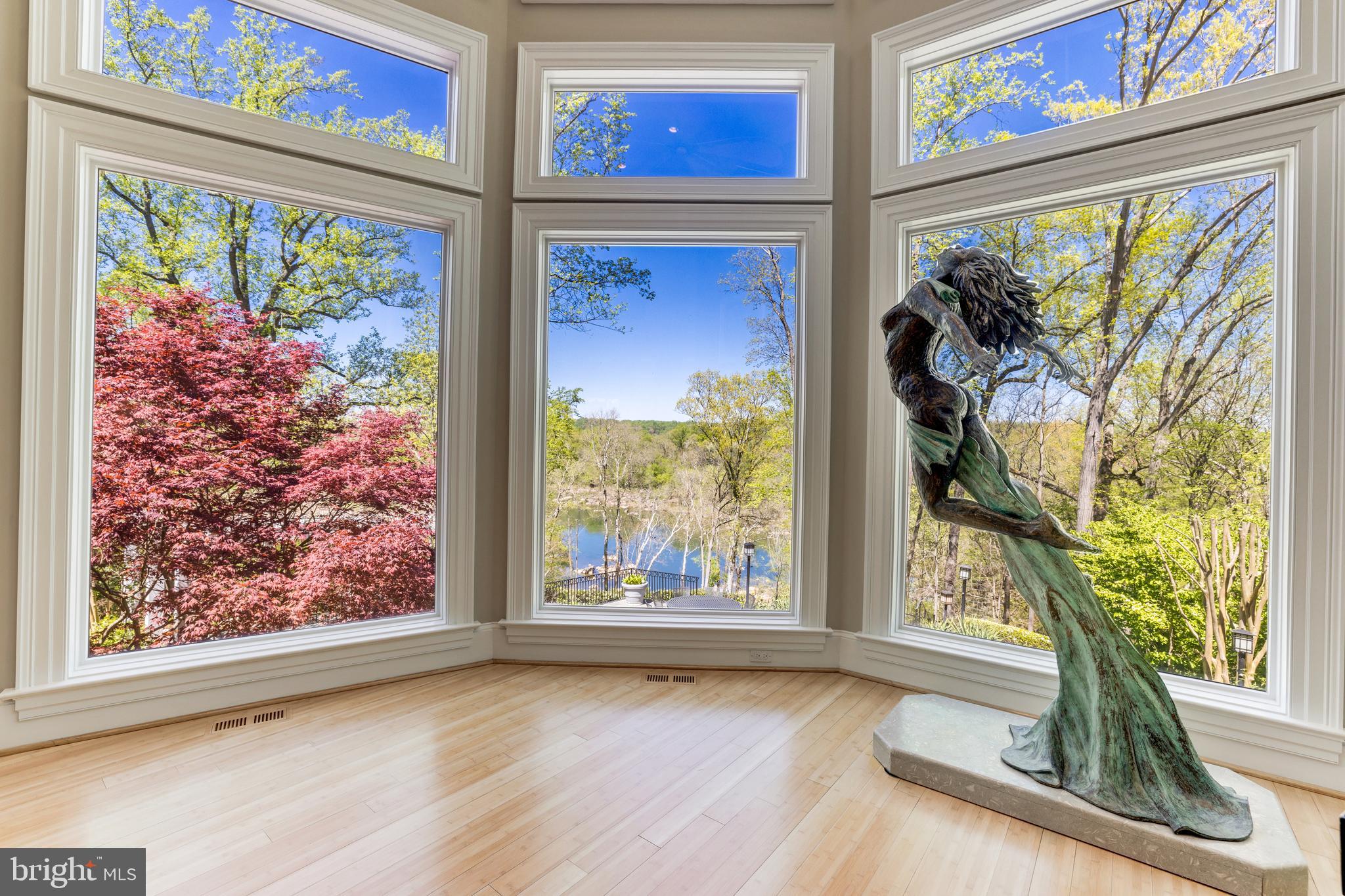 EAGLE ROCK - Residential