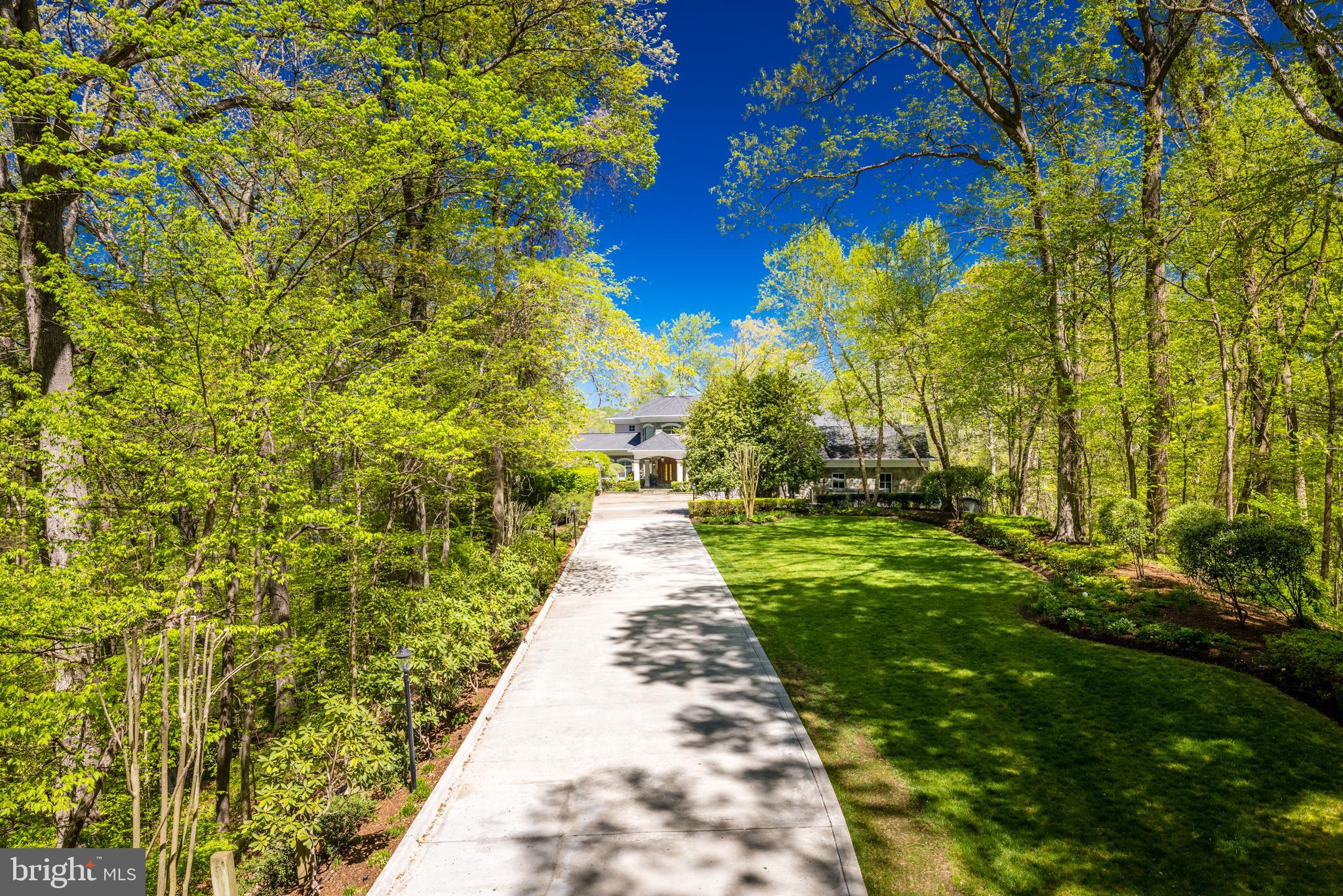 658 LIVE OAK DRIVE