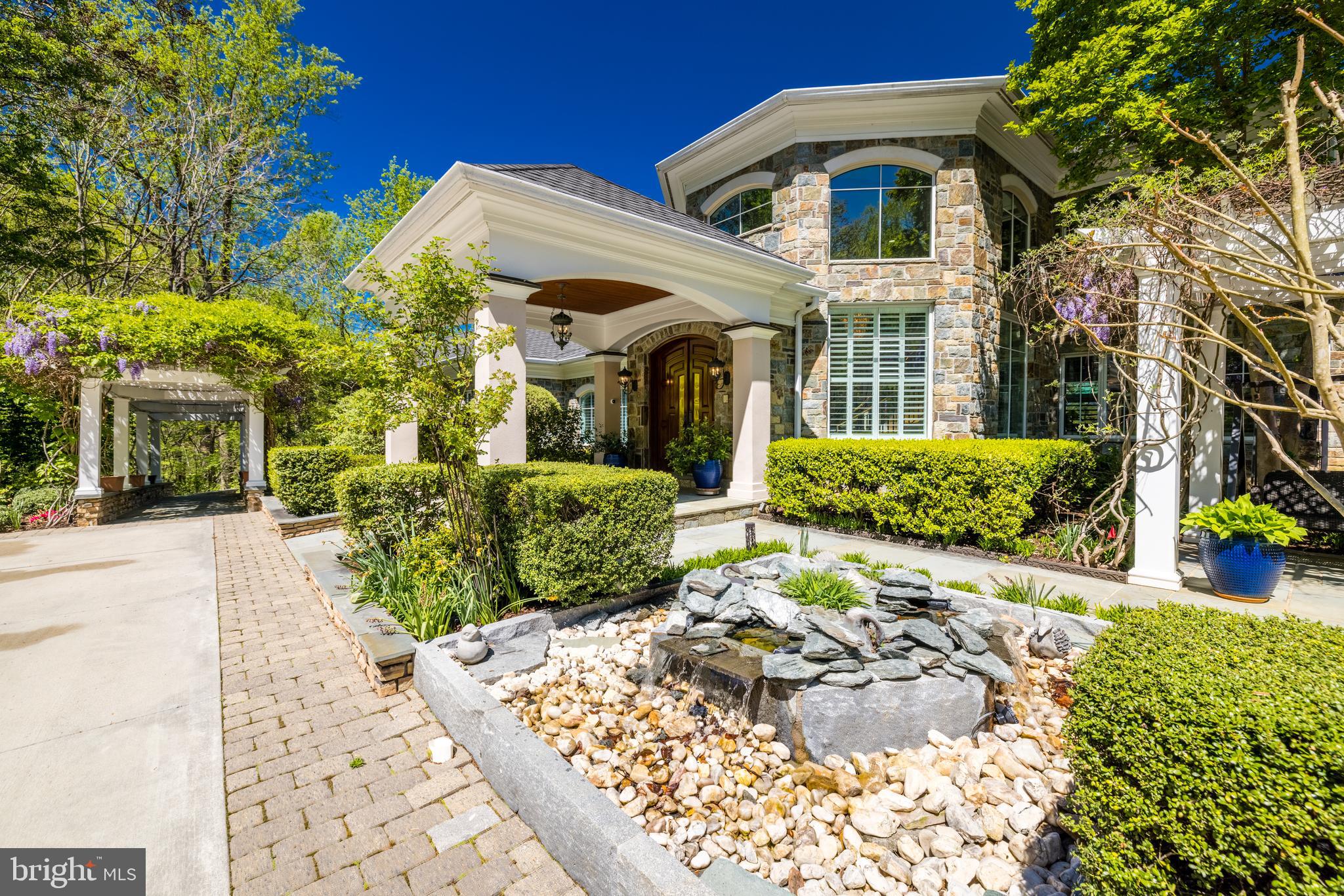 EAGLE ROCK - Residential