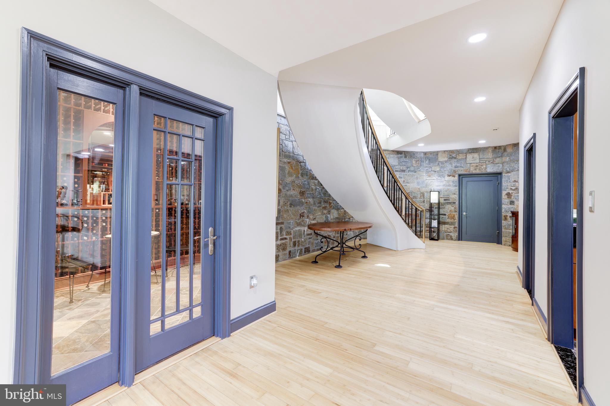 EAGLE ROCK - Residential