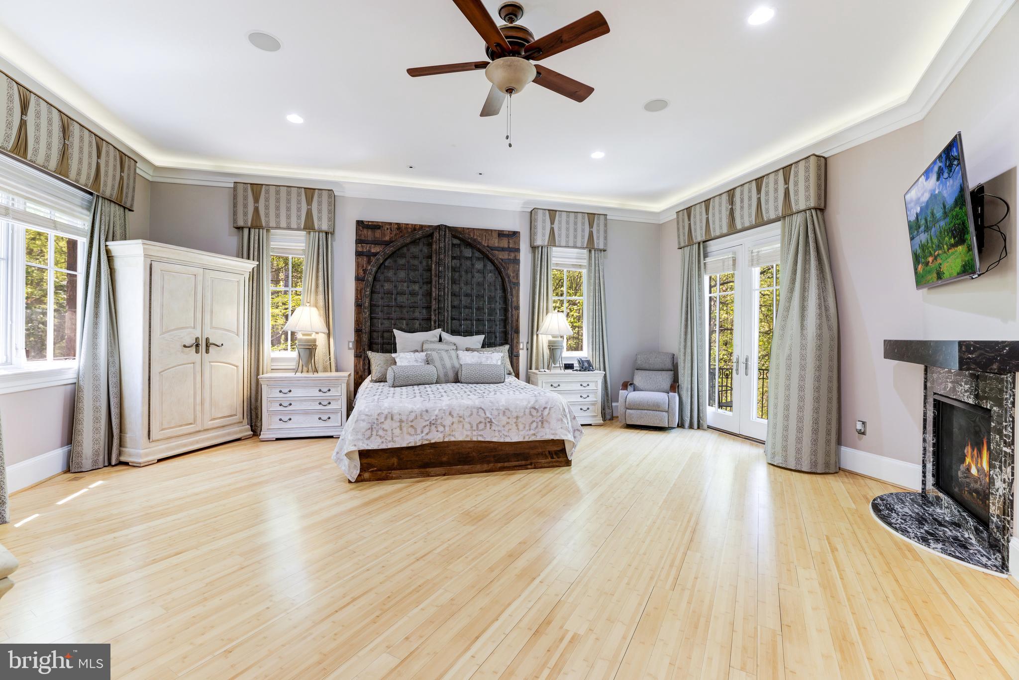 EAGLE ROCK - Residential