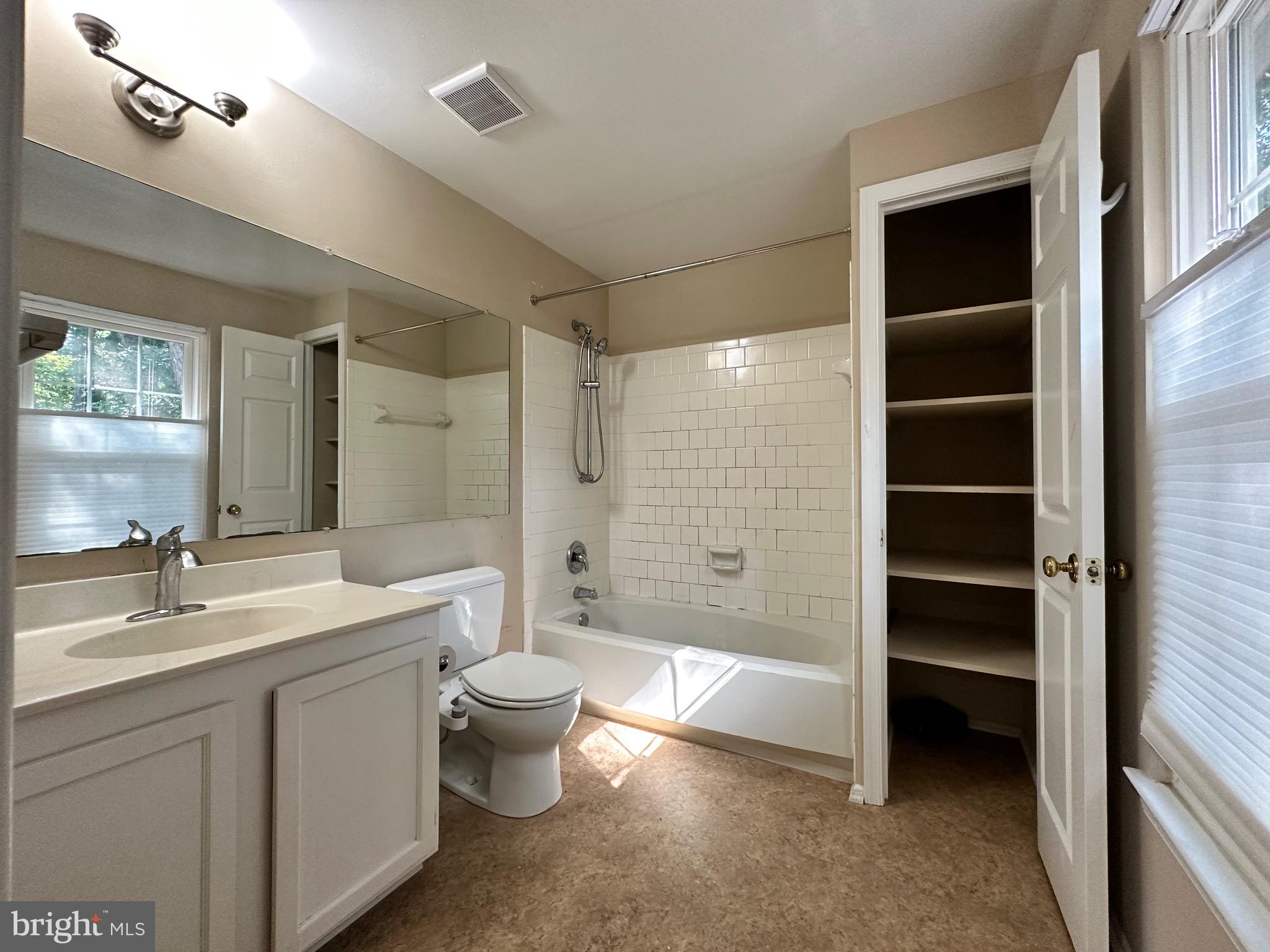 BURKE CENTRE - Residential Lease