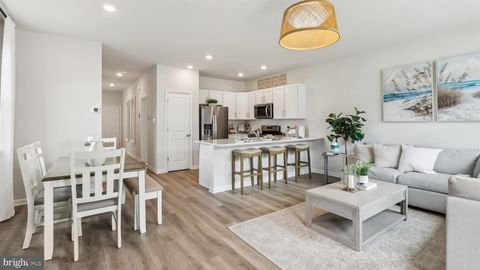 Photo of 124 Corolla Drive, EGG HARBOR TOWNSHIP, NJ 08234 (MLS # NJAC2021238)