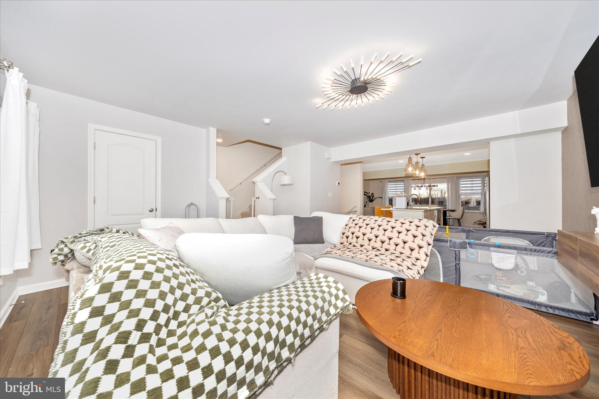 OVERLOOK AT RIVERSIDE TOWNHOMES - Residential