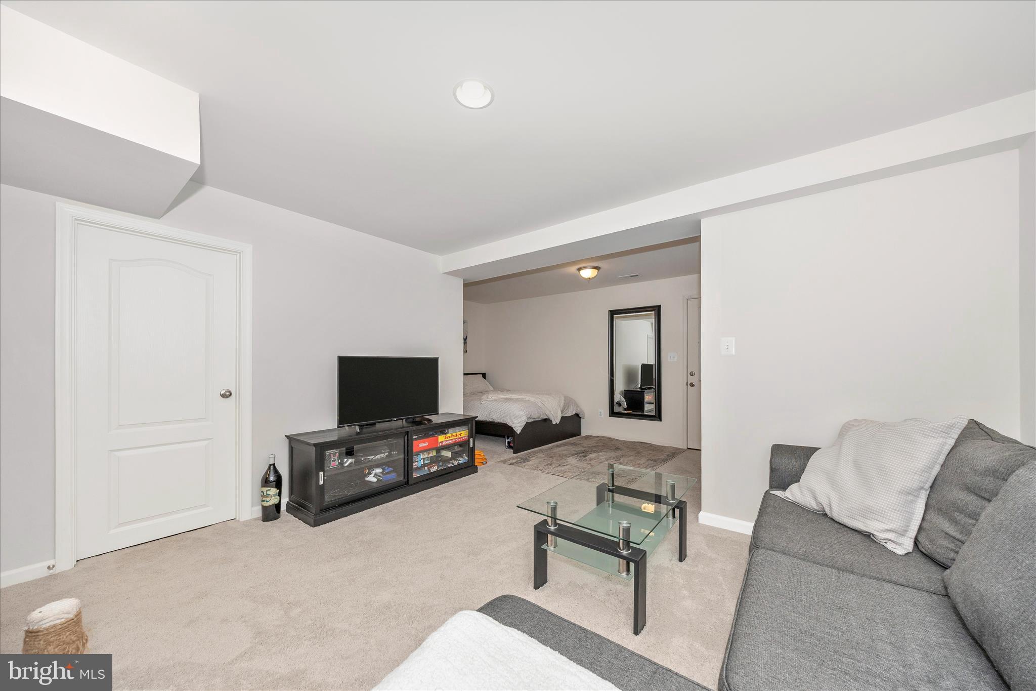 OVERLOOK AT RIVERSIDE TOWNHOMES - Residential