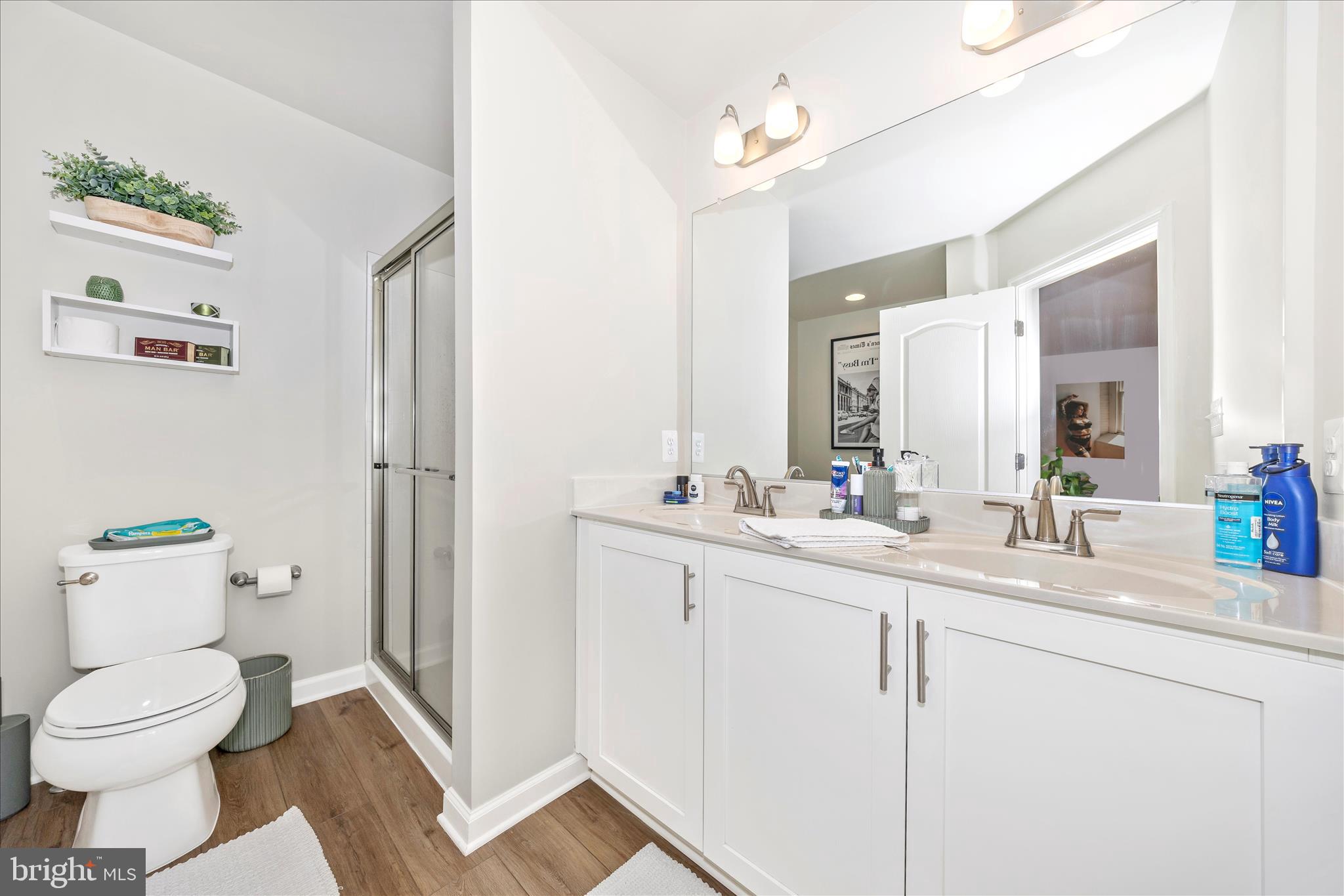 OVERLOOK AT RIVERSIDE TOWNHOMES - Residential