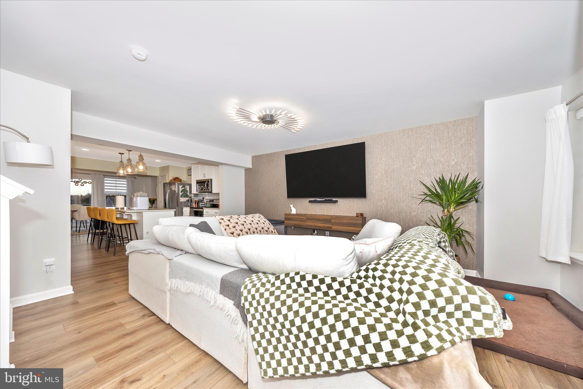 OVERLOOK AT RIVERSIDE TOWNHOMES - Residential