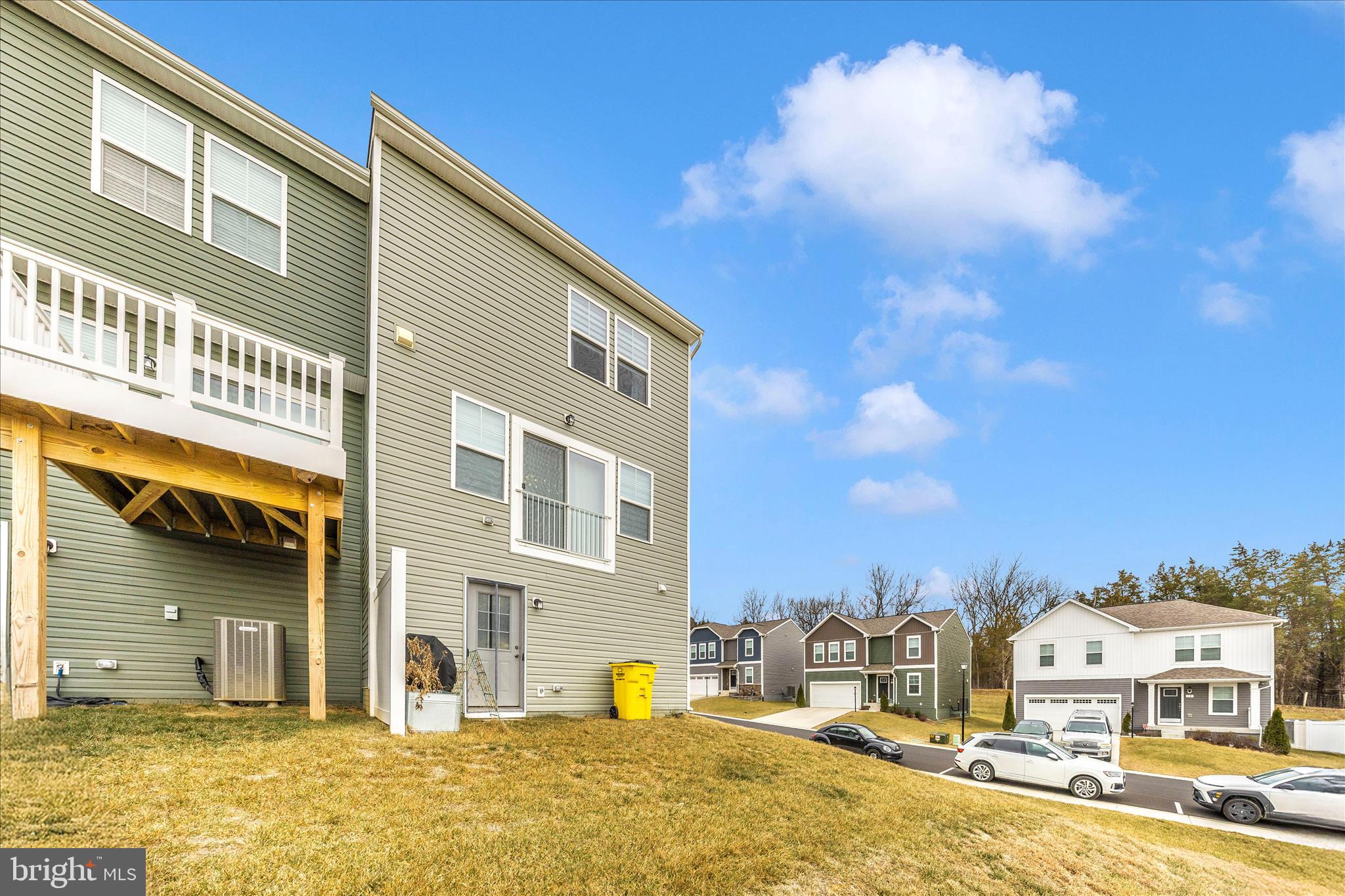 OVERLOOK AT RIVERSIDE TOWNHOMES - Residential