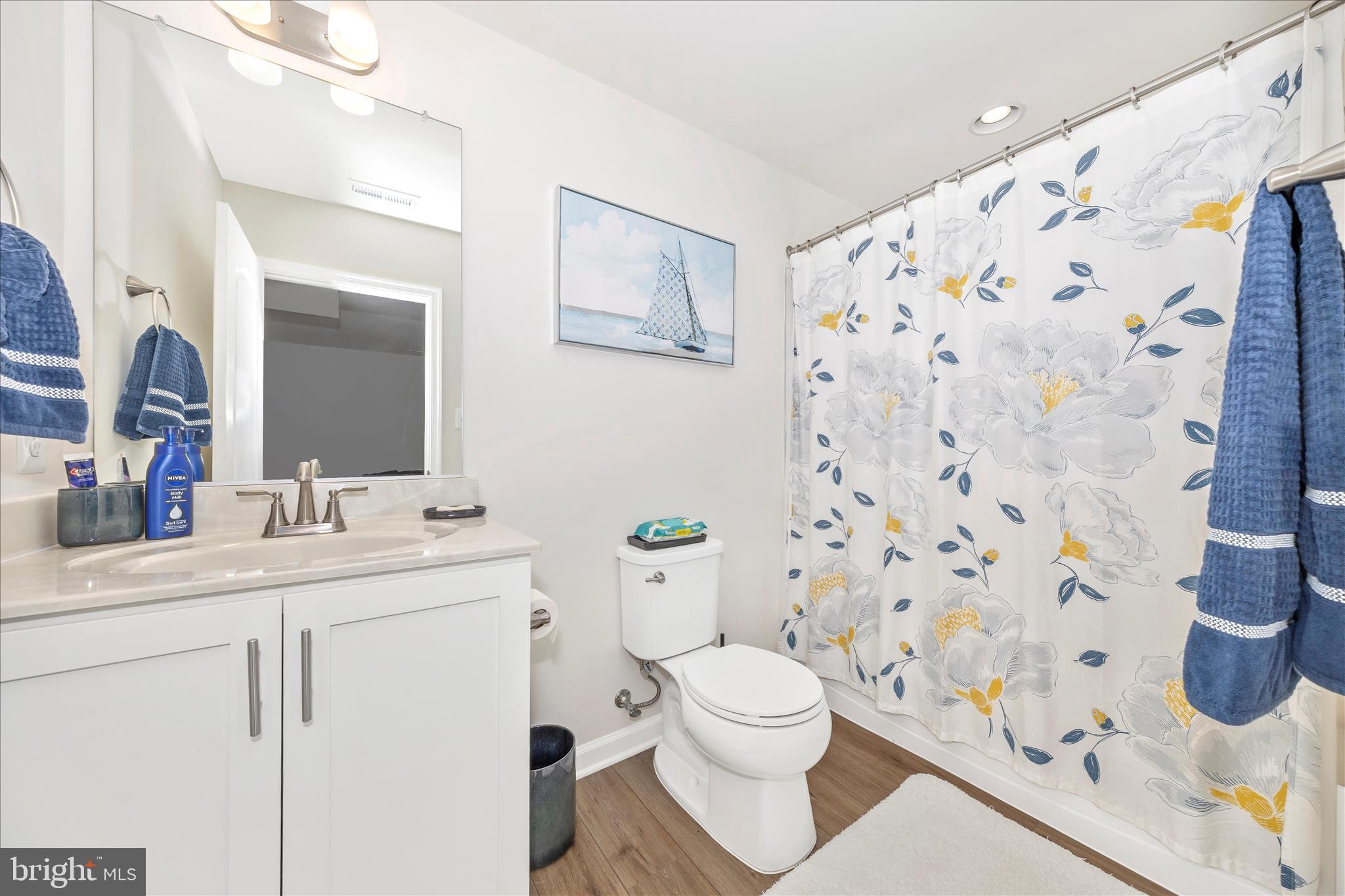 OVERLOOK AT RIVERSIDE TOWNHOMES - Residential