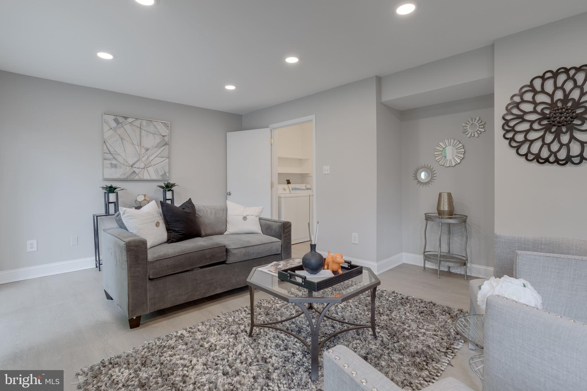 BONNIE BRAE - Residential Lease