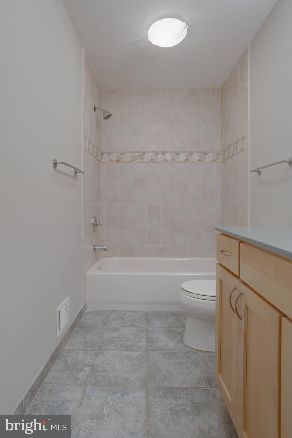 BONNIE BRAE - Residential Lease