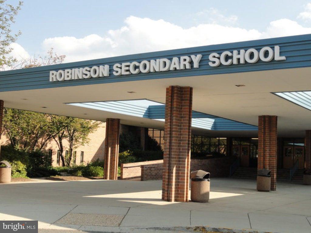 BONNIE BRAE - Residential Lease