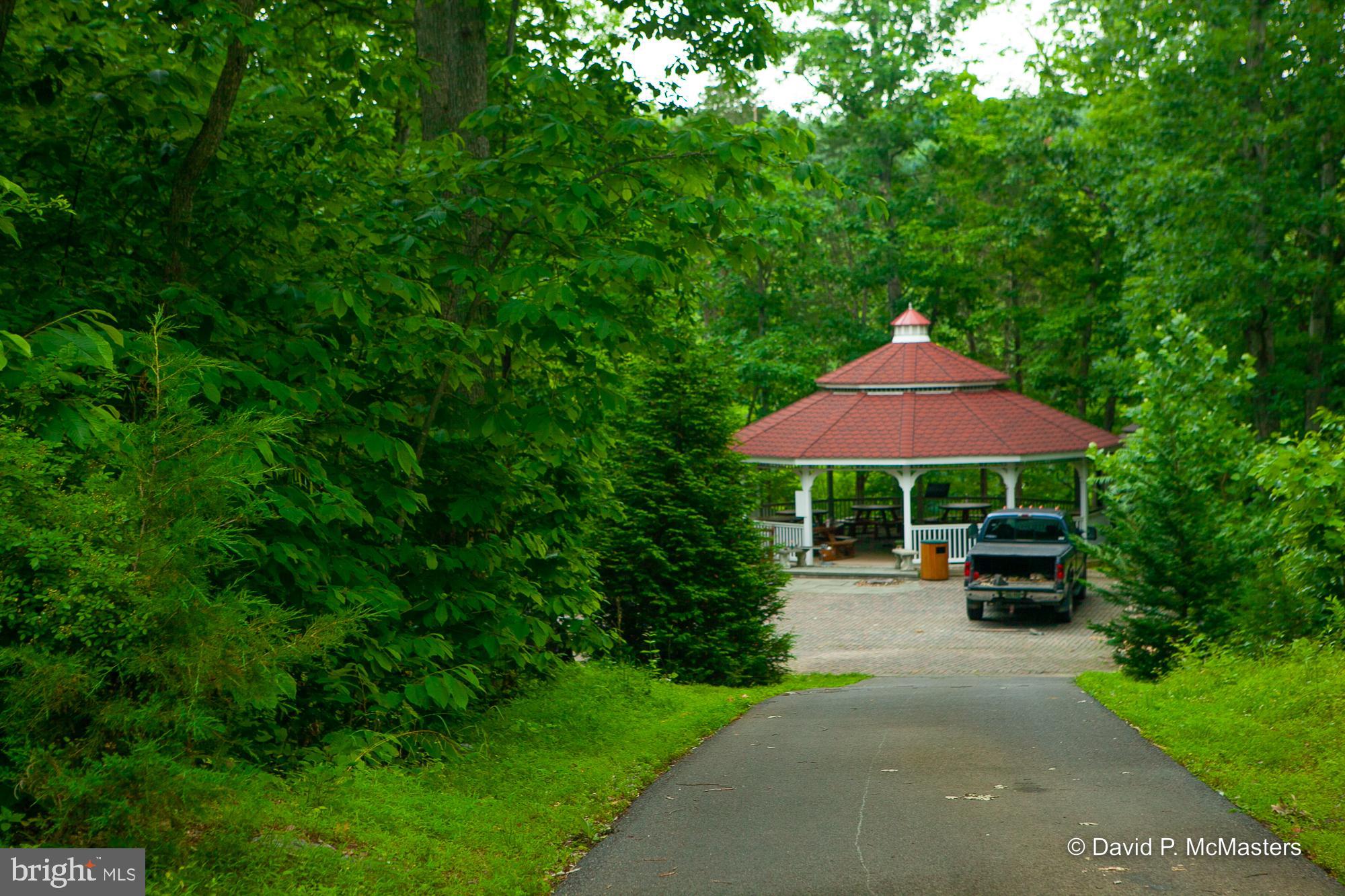 SHEPHERDS COVE - Land