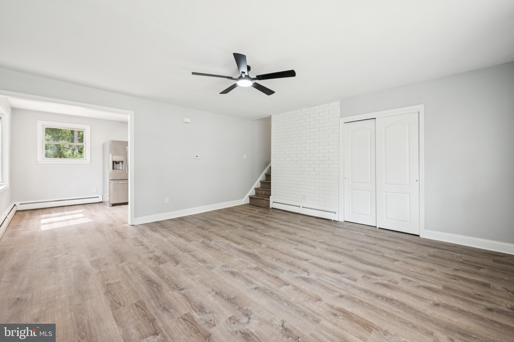 116 W CRESTWOOD AVENUE