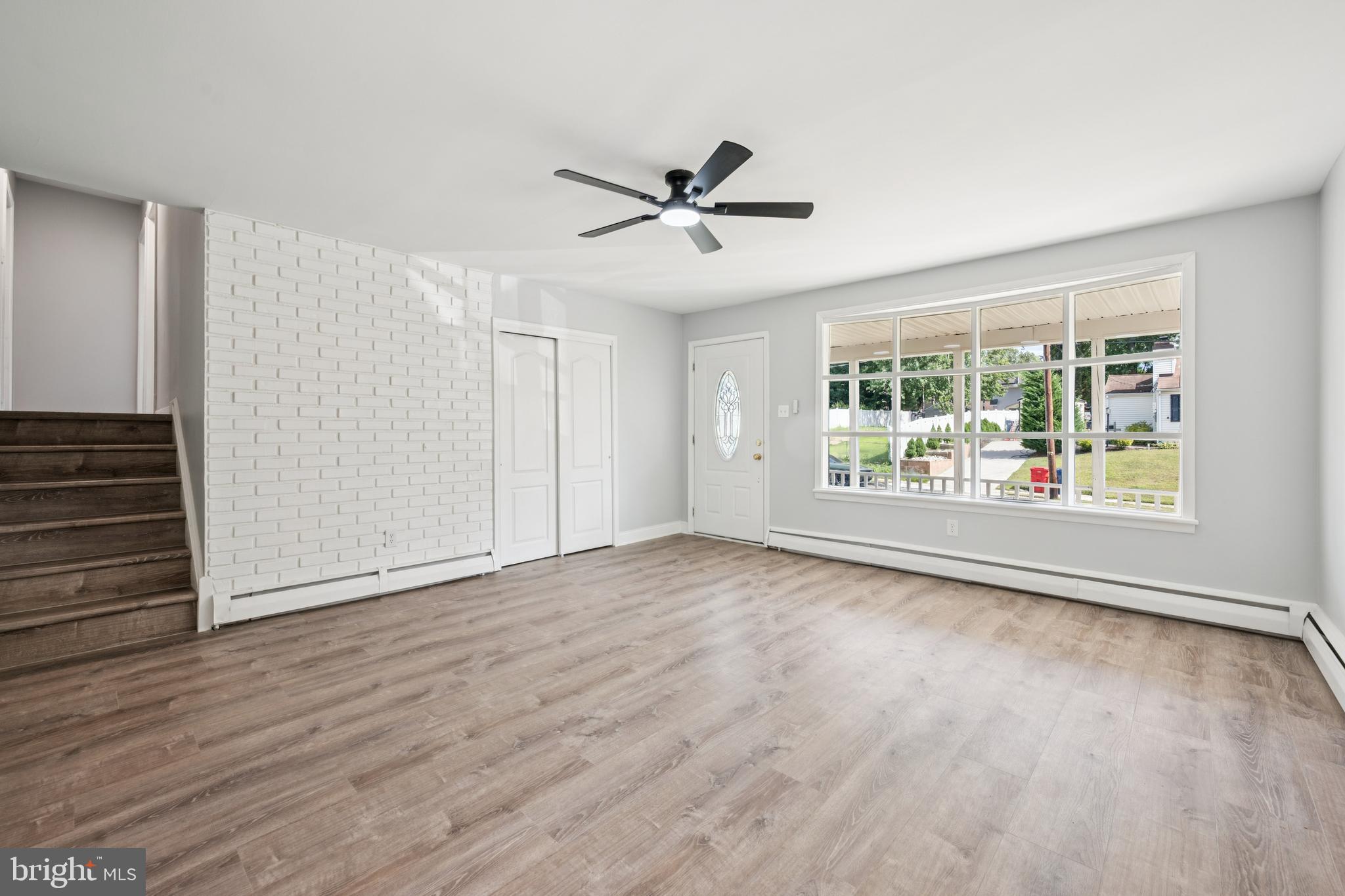 116 W CRESTWOOD AVENUE