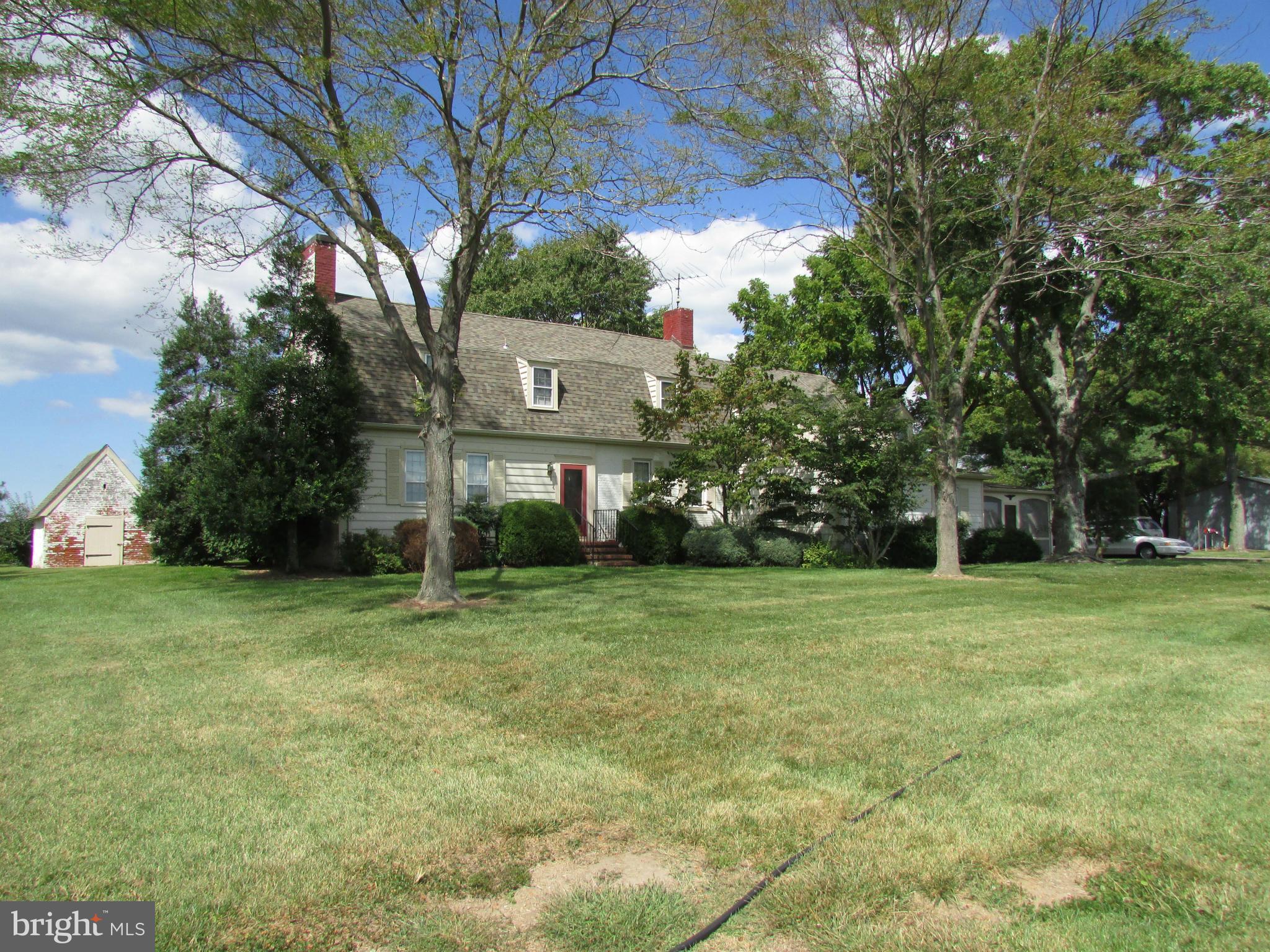 181 Ac - 2 parcels in SalVillage zone&AG zoned: 181.704 Acres, 177 Tillable in one large field, includes Talbot County Tax Map 4: Parcel 70 and Parcel 6-Lot-1; Dutch Colonial 3000 sf living area circa 1724; Morton building, metal shed, grain tanks, surrounded with open fields, small pond. Zoned Village and Agricultural. Frontage on UR Route 50, Skipton, Route 662, Old Skipton Road and Newtown Road