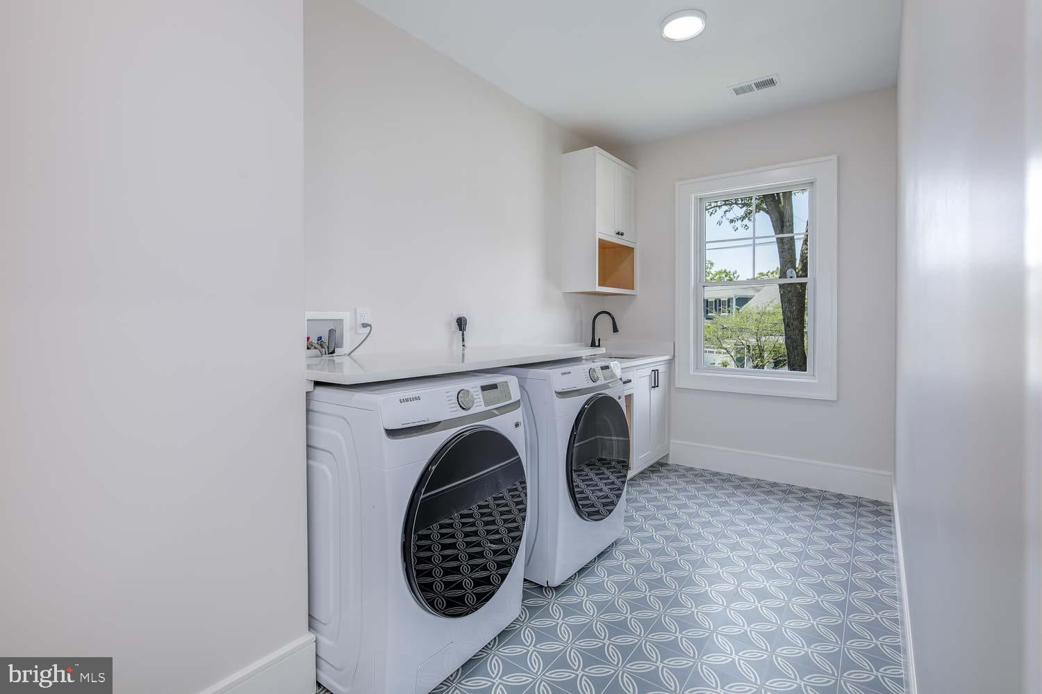 ALTA VISTA TERRACE - Residential